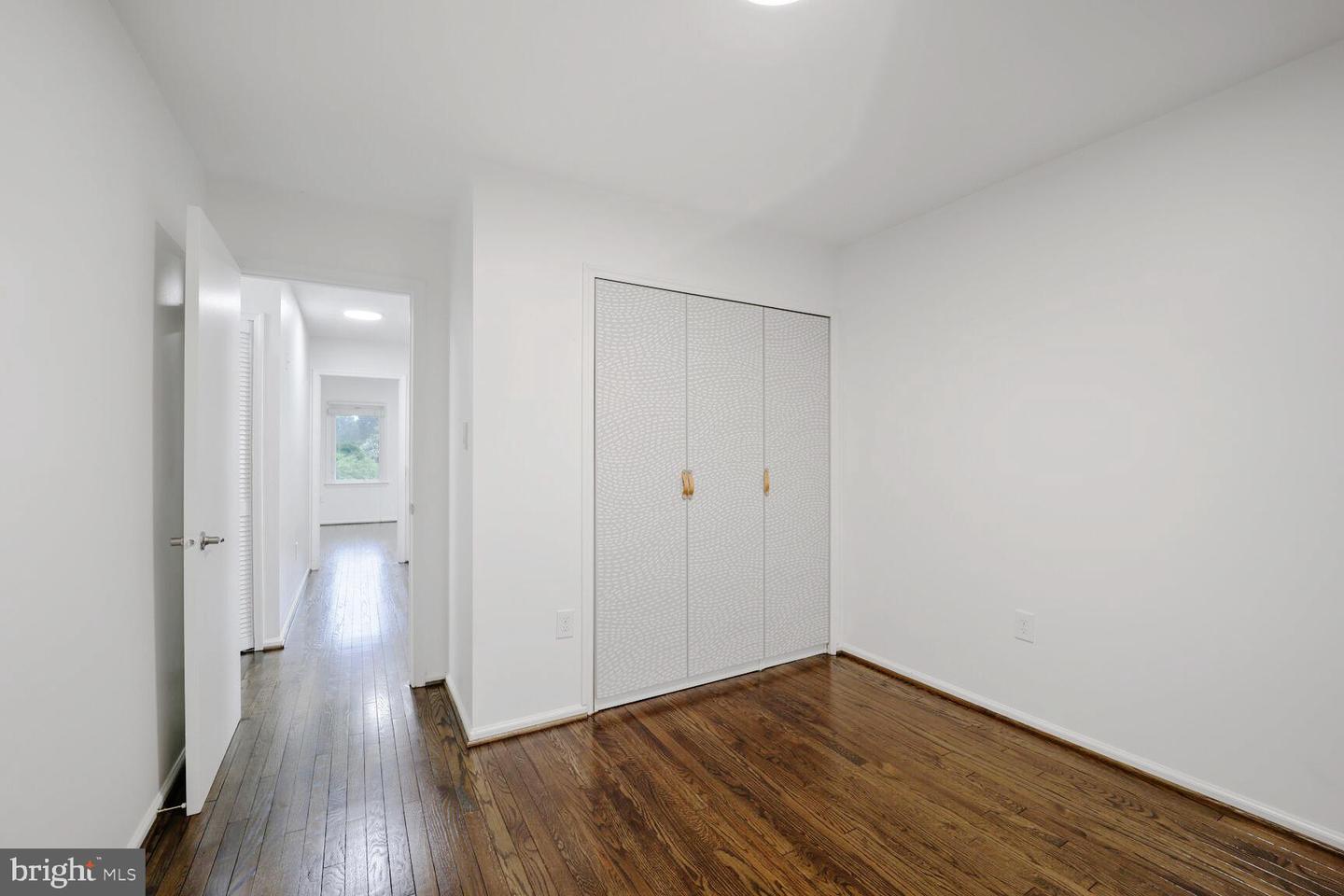 6929 MCLEAN PARK MANOR CT, MCLEAN, Virginia 22101, 3 Bedrooms Bedrooms, ,2 BathroomsBathrooms,Residential,For sale,6929 MCLEAN PARK MANOR CT,VAFX2257564 MLS # VAFX2257564