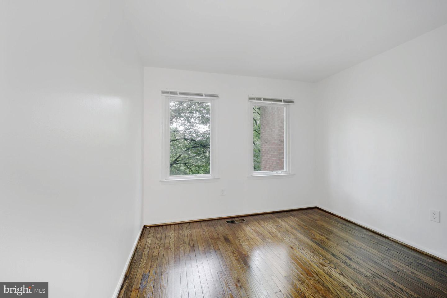 6929 MCLEAN PARK MANOR CT, MCLEAN, Virginia 22101, 3 Bedrooms Bedrooms, ,2 BathroomsBathrooms,Residential,For sale,6929 MCLEAN PARK MANOR CT,VAFX2257564 MLS # VAFX2257564