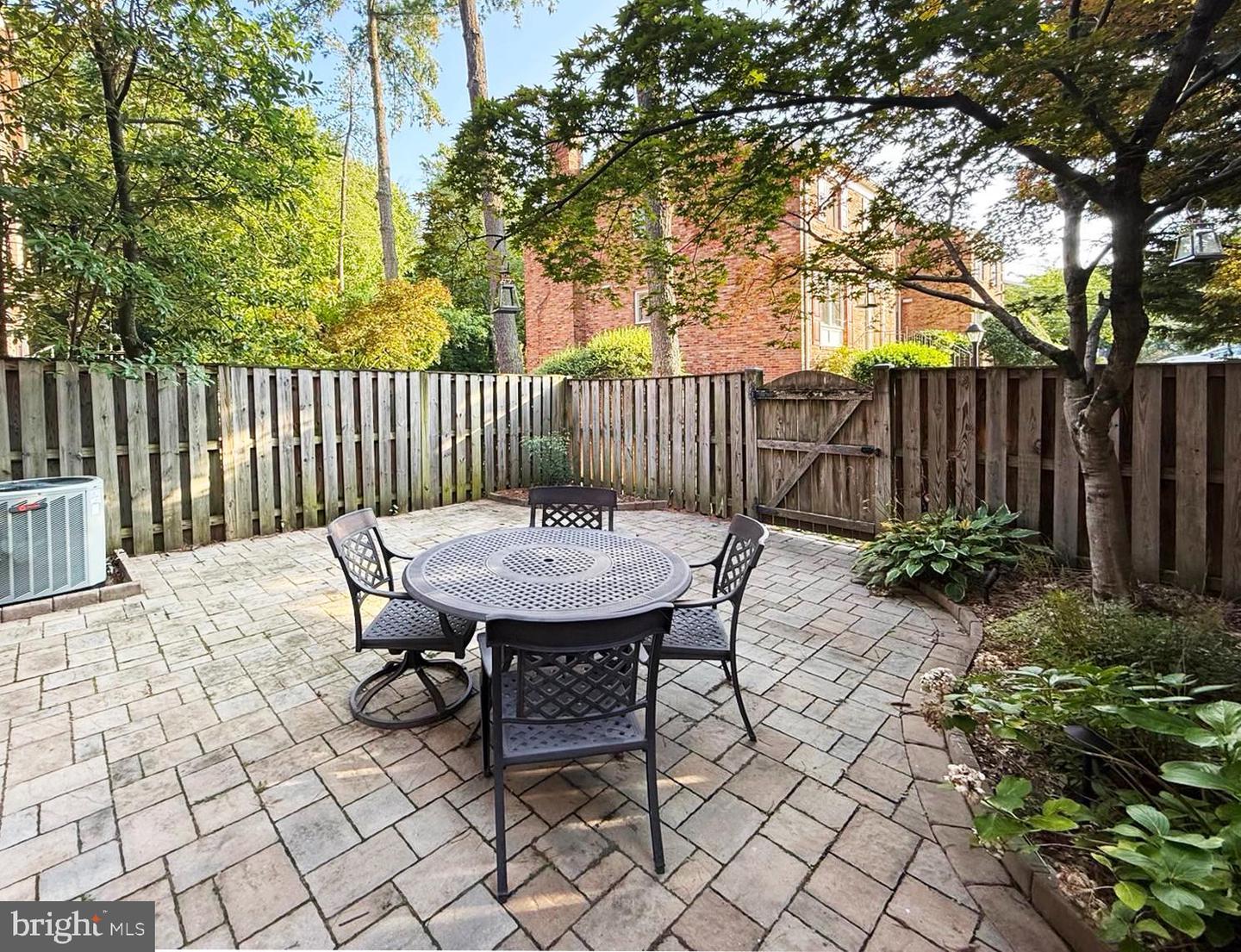 6929 MCLEAN PARK MANOR CT, MCLEAN, Virginia 22101, 3 Bedrooms Bedrooms, ,2 BathroomsBathrooms,Residential,For sale,6929 MCLEAN PARK MANOR CT,VAFX2257564 MLS # VAFX2257564