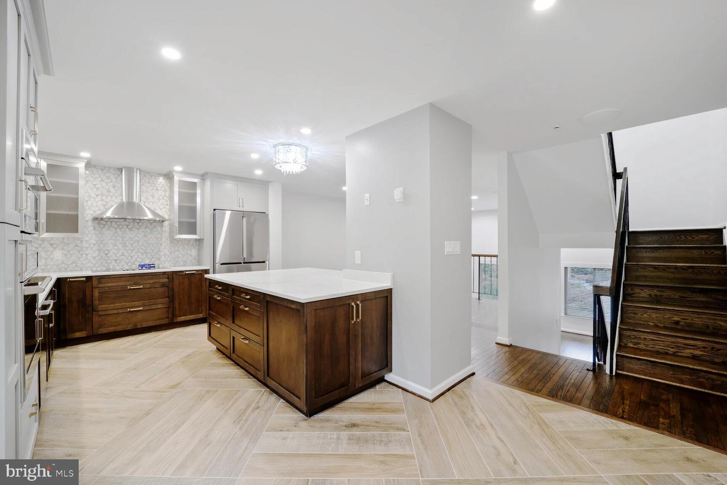 6929 MCLEAN PARK MANOR CT, MCLEAN, Virginia 22101, 3 Bedrooms Bedrooms, ,2 BathroomsBathrooms,Residential,For sale,6929 MCLEAN PARK MANOR CT,VAFX2257564 MLS # VAFX2257564