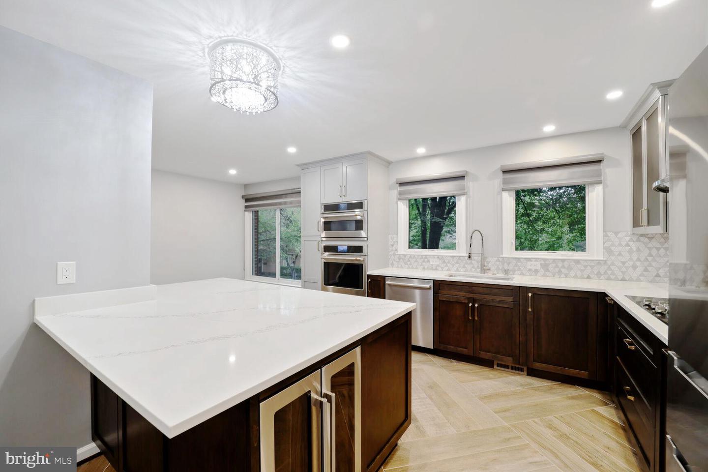 6929 MCLEAN PARK MANOR CT, MCLEAN, Virginia 22101, 3 Bedrooms Bedrooms, ,2 BathroomsBathrooms,Residential,For sale,6929 MCLEAN PARK MANOR CT,VAFX2257564 MLS # VAFX2257564