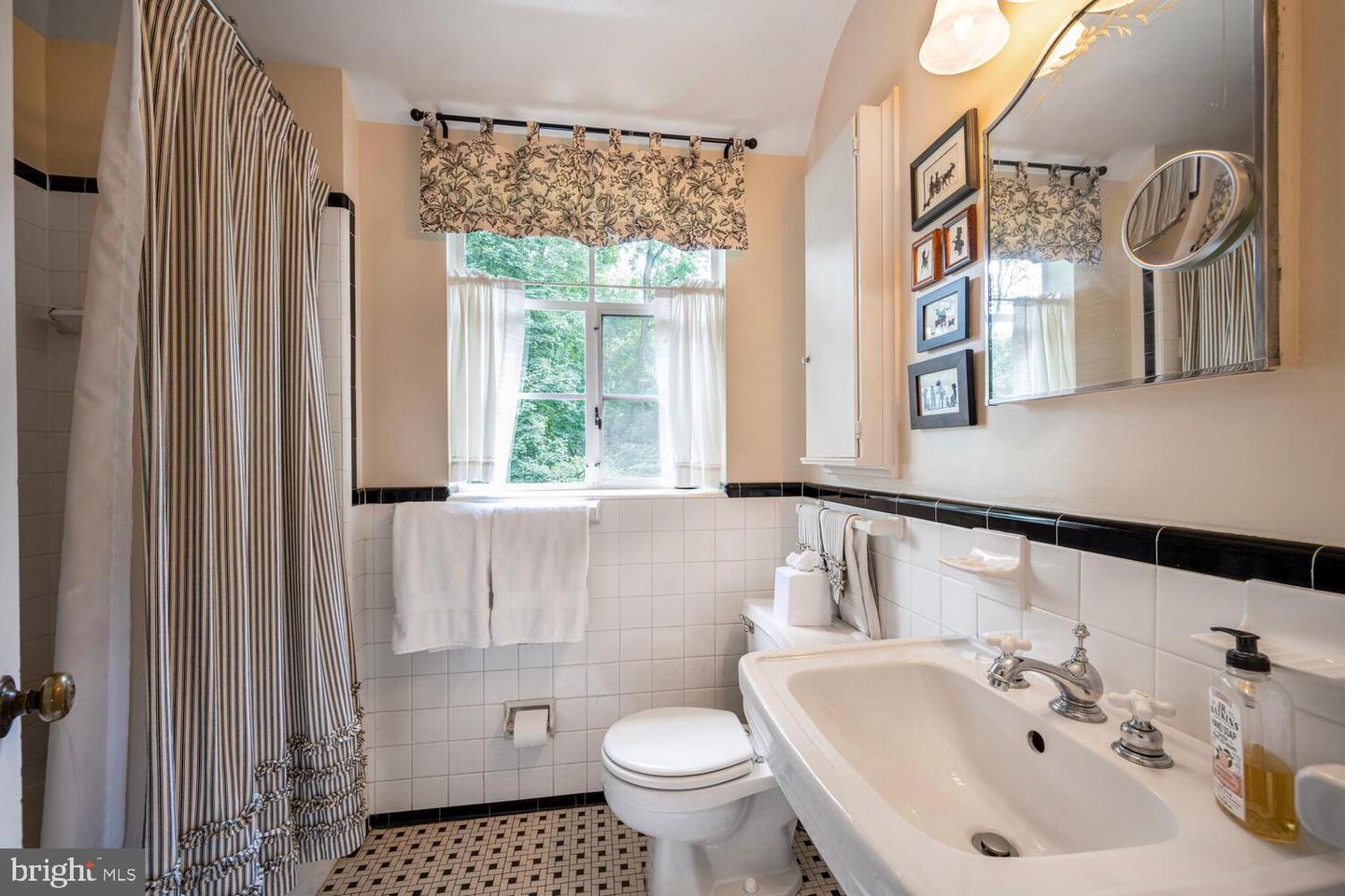 4840 RODMAN ST NW, WASHINGTON, District Of Columbia 20016, 3 Bedrooms Bedrooms, ,3 BathroomsBathrooms,Residential,For sale,4840 RODMAN ST NW,DCDC2212344 MLS # DCDC2212344