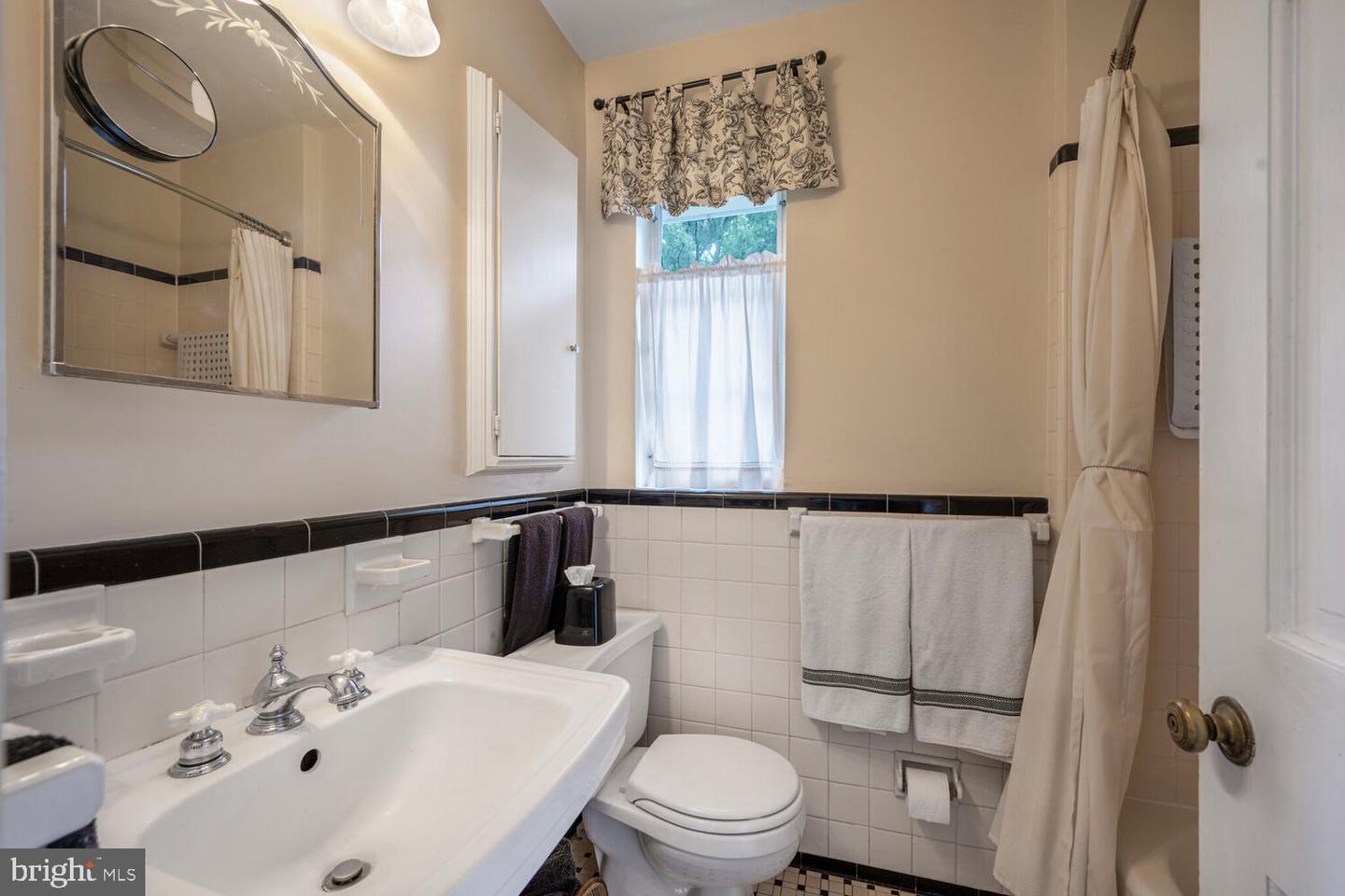 4840 RODMAN ST NW, WASHINGTON, District Of Columbia 20016, 3 Bedrooms Bedrooms, ,3 BathroomsBathrooms,Residential,For sale,4840 RODMAN ST NW,DCDC2212344 MLS # DCDC2212344