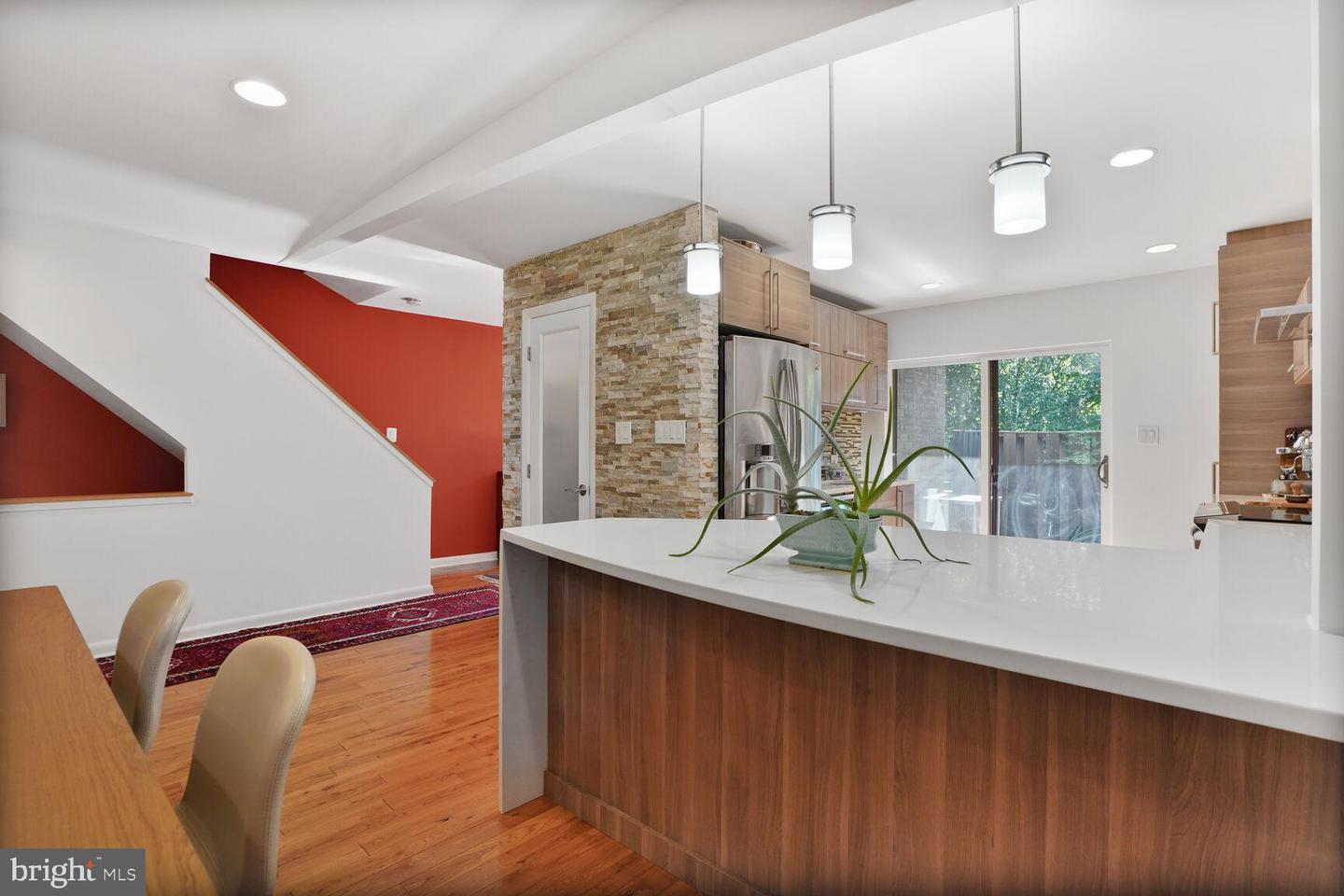2034 LAKEBREEZE WAY, RESTON, Virginia 20191, 4 Bedrooms Bedrooms, ,2 BathroomsBathrooms,Residential,For sale,2034 LAKEBREEZE WAY,VAFX2257638 MLS # VAFX2257638