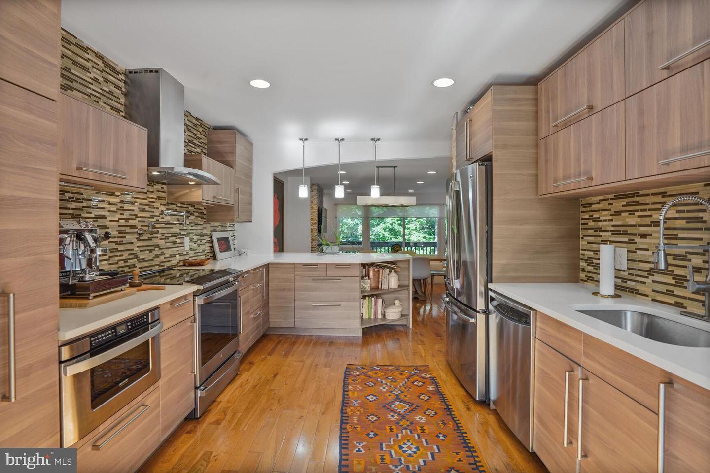 2034 LAKEBREEZE WAY, RESTON, Virginia 20191, 4 Bedrooms Bedrooms, ,2 BathroomsBathrooms,Residential,For sale,2034 LAKEBREEZE WAY,VAFX2257638 MLS # VAFX2257638