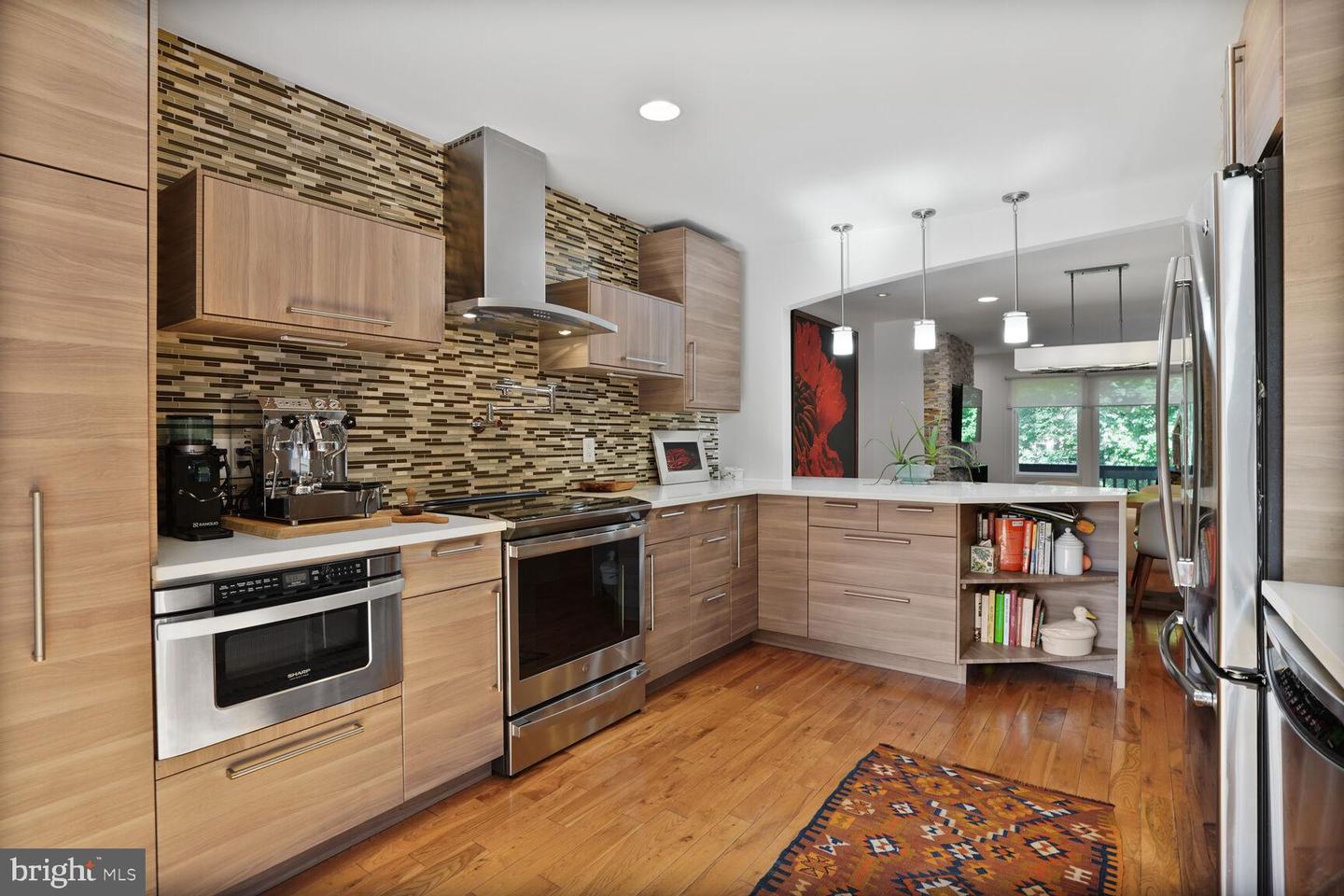 2034 LAKEBREEZE WAY, RESTON, Virginia 20191, 4 Bedrooms Bedrooms, ,2 BathroomsBathrooms,Residential,For sale,2034 LAKEBREEZE WAY,VAFX2257638 MLS # VAFX2257638