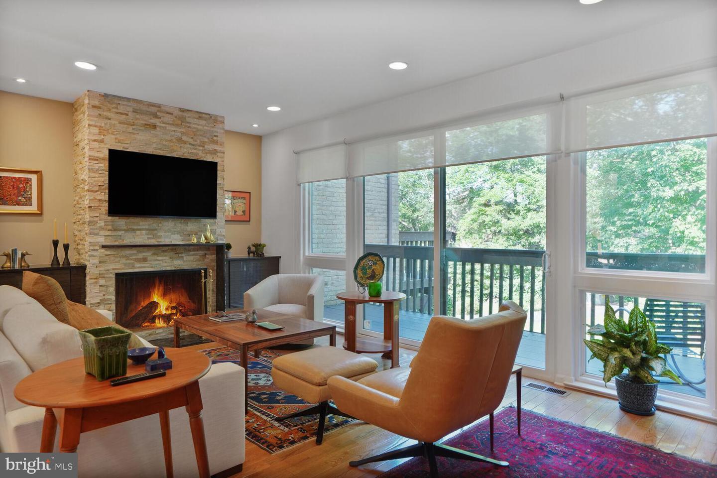 2034 LAKEBREEZE WAY, RESTON, Virginia 20191, 4 Bedrooms Bedrooms, ,2 BathroomsBathrooms,Residential,For sale,2034 LAKEBREEZE WAY,VAFX2257638 MLS # VAFX2257638