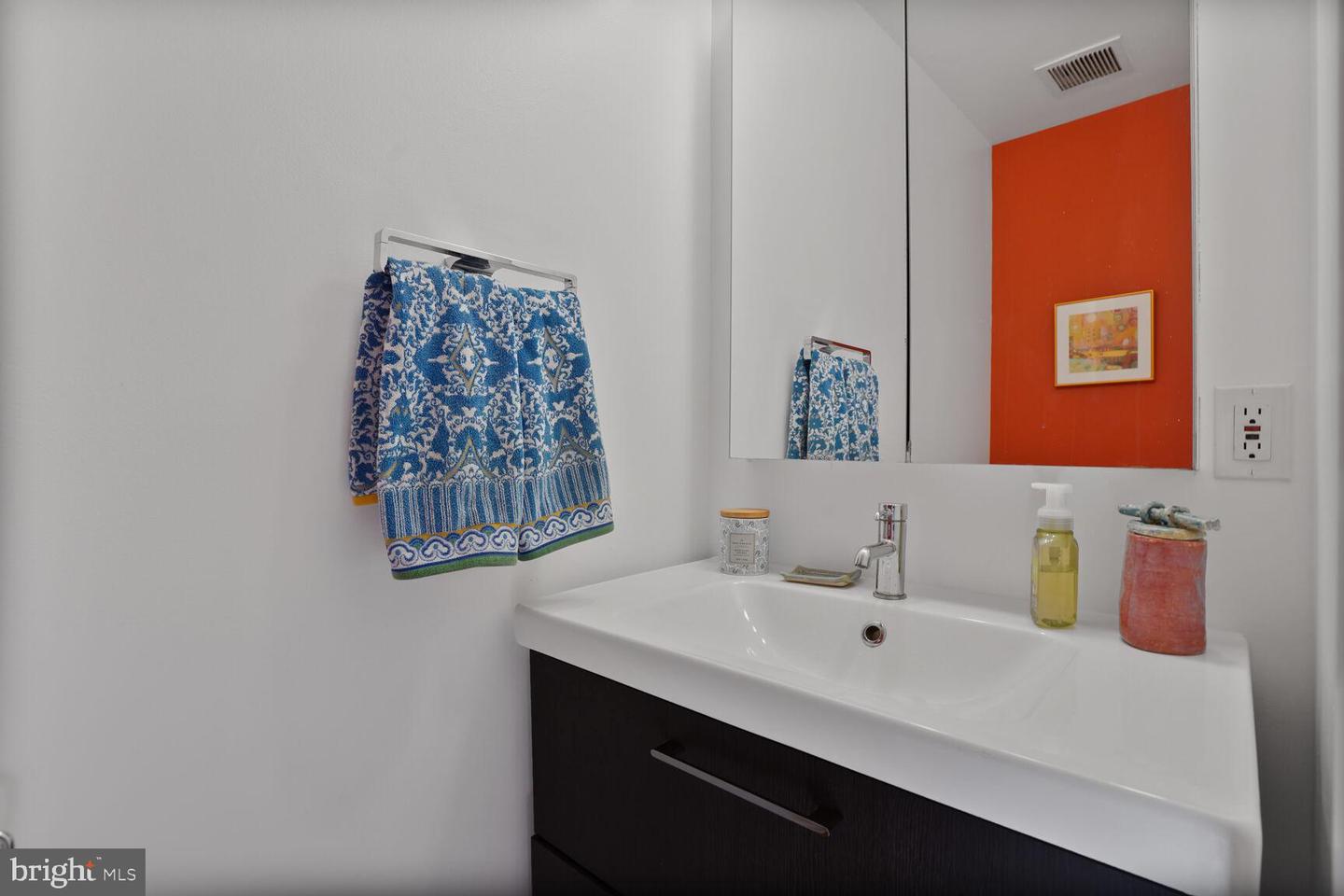 2034 LAKEBREEZE WAY, RESTON, Virginia 20191, 4 Bedrooms Bedrooms, ,2 BathroomsBathrooms,Residential,For sale,2034 LAKEBREEZE WAY,VAFX2257638 MLS # VAFX2257638