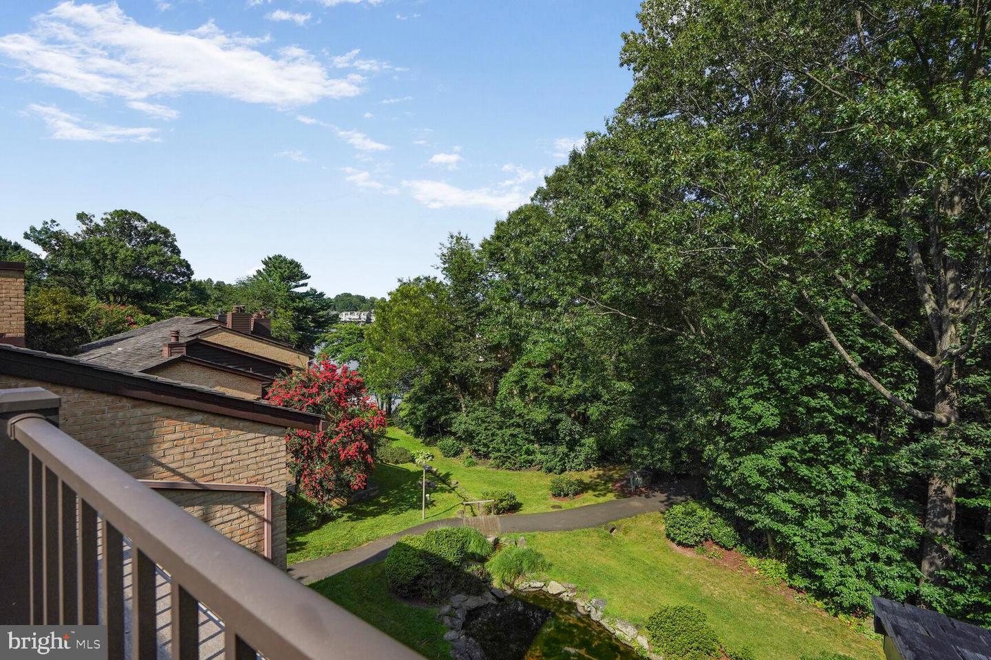 2034 LAKEBREEZE WAY, RESTON, Virginia 20191, 4 Bedrooms Bedrooms, ,2 BathroomsBathrooms,Residential,For sale,2034 LAKEBREEZE WAY,VAFX2257638 MLS # VAFX2257638
