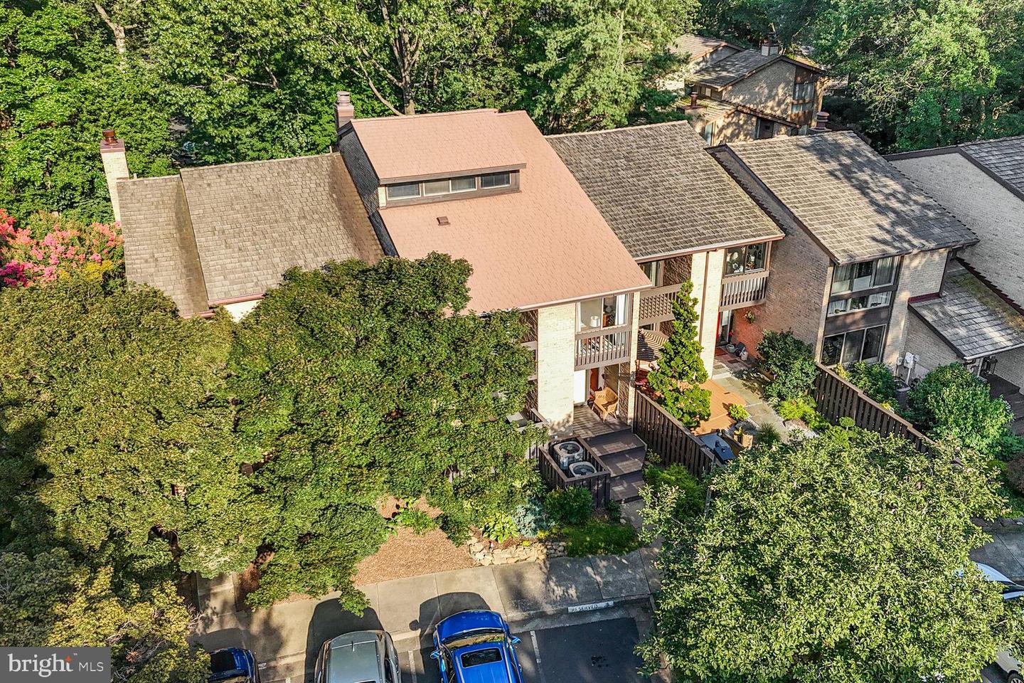 2034 LAKEBREEZE WAY, RESTON, Virginia 20191, 4 Bedrooms Bedrooms, ,2 BathroomsBathrooms,Residential,For sale,2034 LAKEBREEZE WAY,VAFX2257638 MLS # VAFX2257638