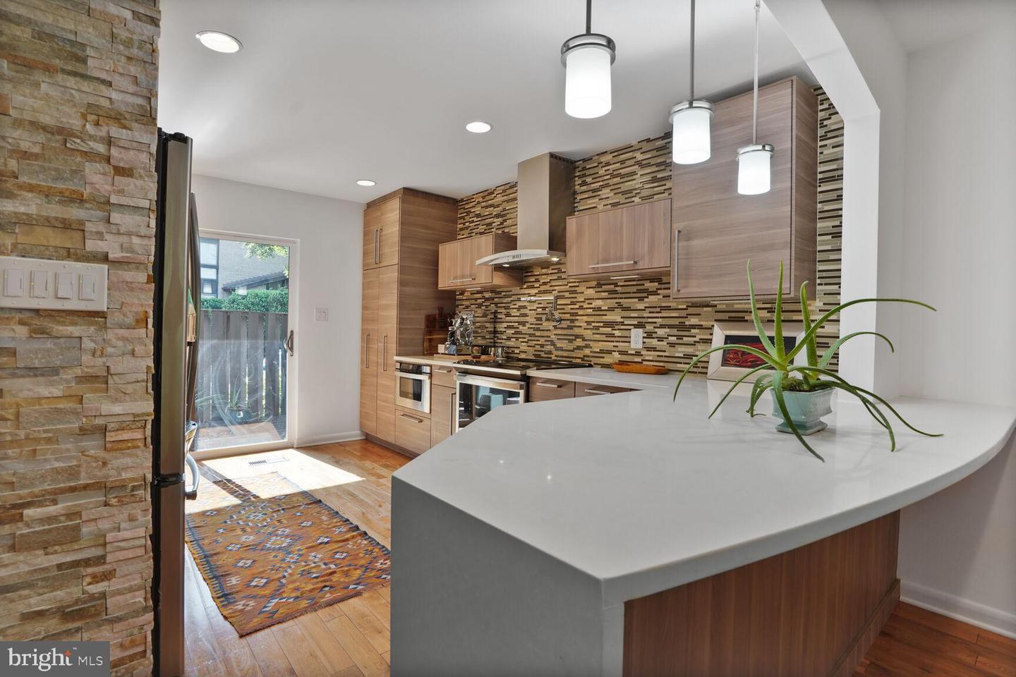 2034 LAKEBREEZE WAY, RESTON, Virginia 20191, 4 Bedrooms Bedrooms, ,2 BathroomsBathrooms,Residential,For sale,2034 LAKEBREEZE WAY,VAFX2257638 MLS # VAFX2257638