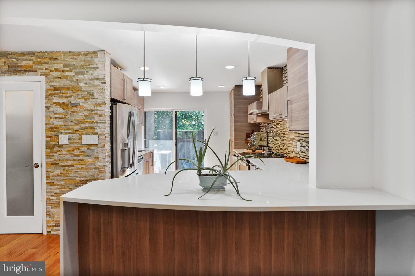 2034 LAKEBREEZE WAY, RESTON, Virginia 20191, 4 Bedrooms Bedrooms, ,2 BathroomsBathrooms,Residential,For sale,2034 LAKEBREEZE WAY,VAFX2257638 MLS # VAFX2257638