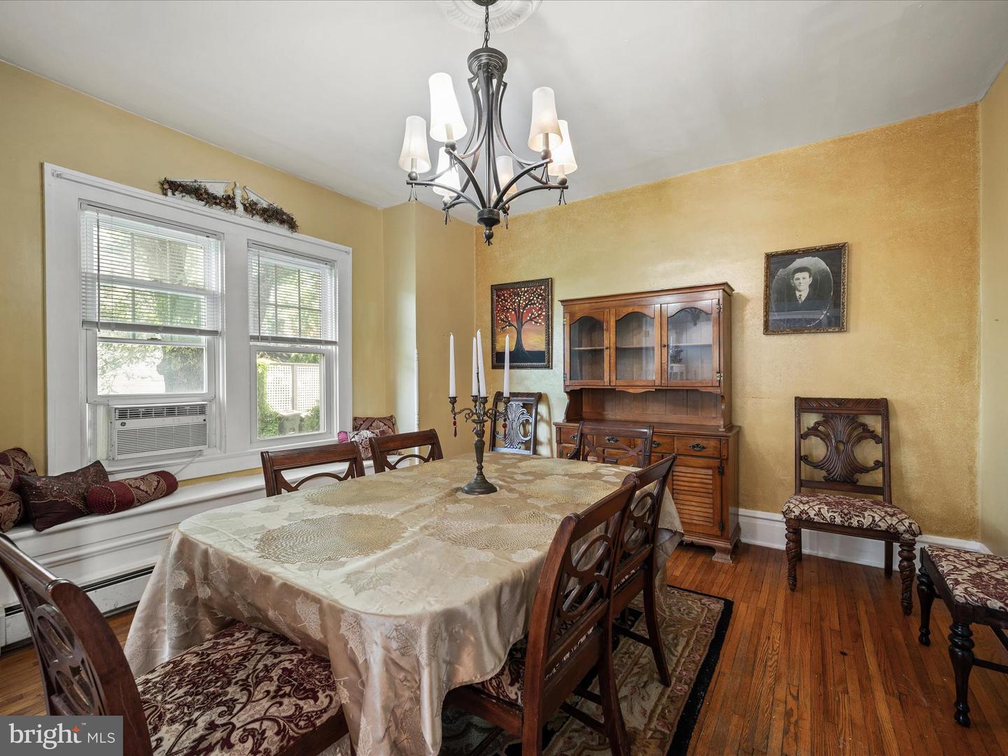 709-N BRADDOCK ST, WINCHESTER, Virginia 22601, 3 Bedrooms Bedrooms, ,1 BathroomBathrooms,Residential,For sale,709-N BRADDOCK ST,VAWI2008780 MLS # VAWI2008780
