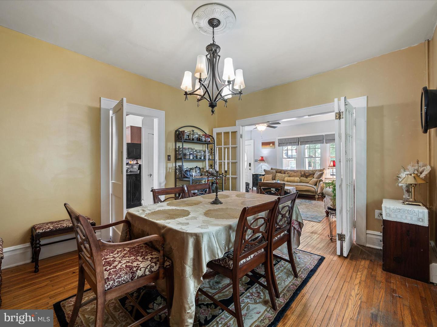 709-N BRADDOCK ST, WINCHESTER, Virginia 22601, 3 Bedrooms Bedrooms, ,1 BathroomBathrooms,Residential,For sale,709-N BRADDOCK ST,VAWI2008780 MLS # VAWI2008780