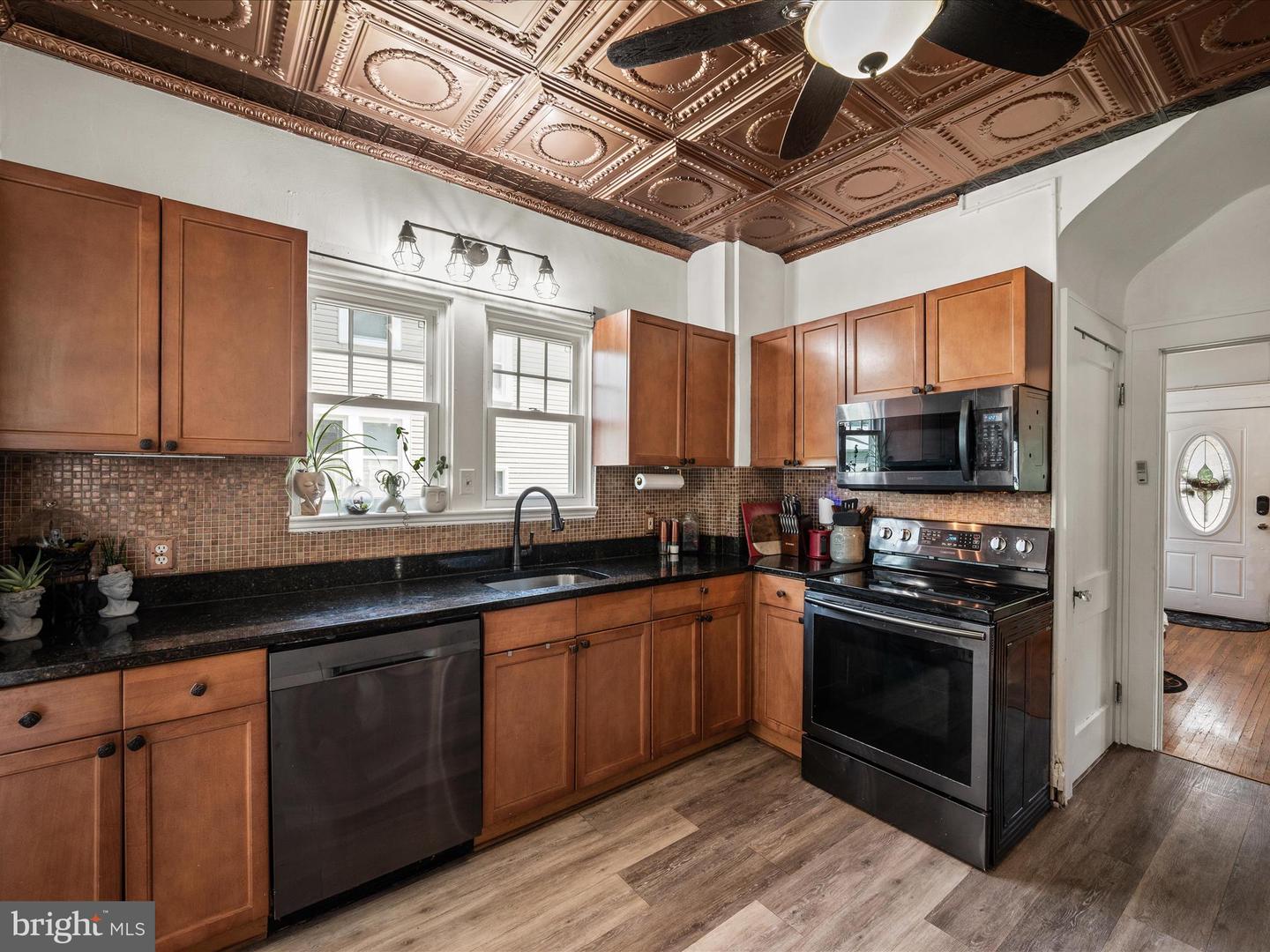 709-N BRADDOCK ST, WINCHESTER, Virginia 22601, 3 Bedrooms Bedrooms, ,1 BathroomBathrooms,Residential,For sale,709-N BRADDOCK ST,VAWI2008780 MLS # VAWI2008780