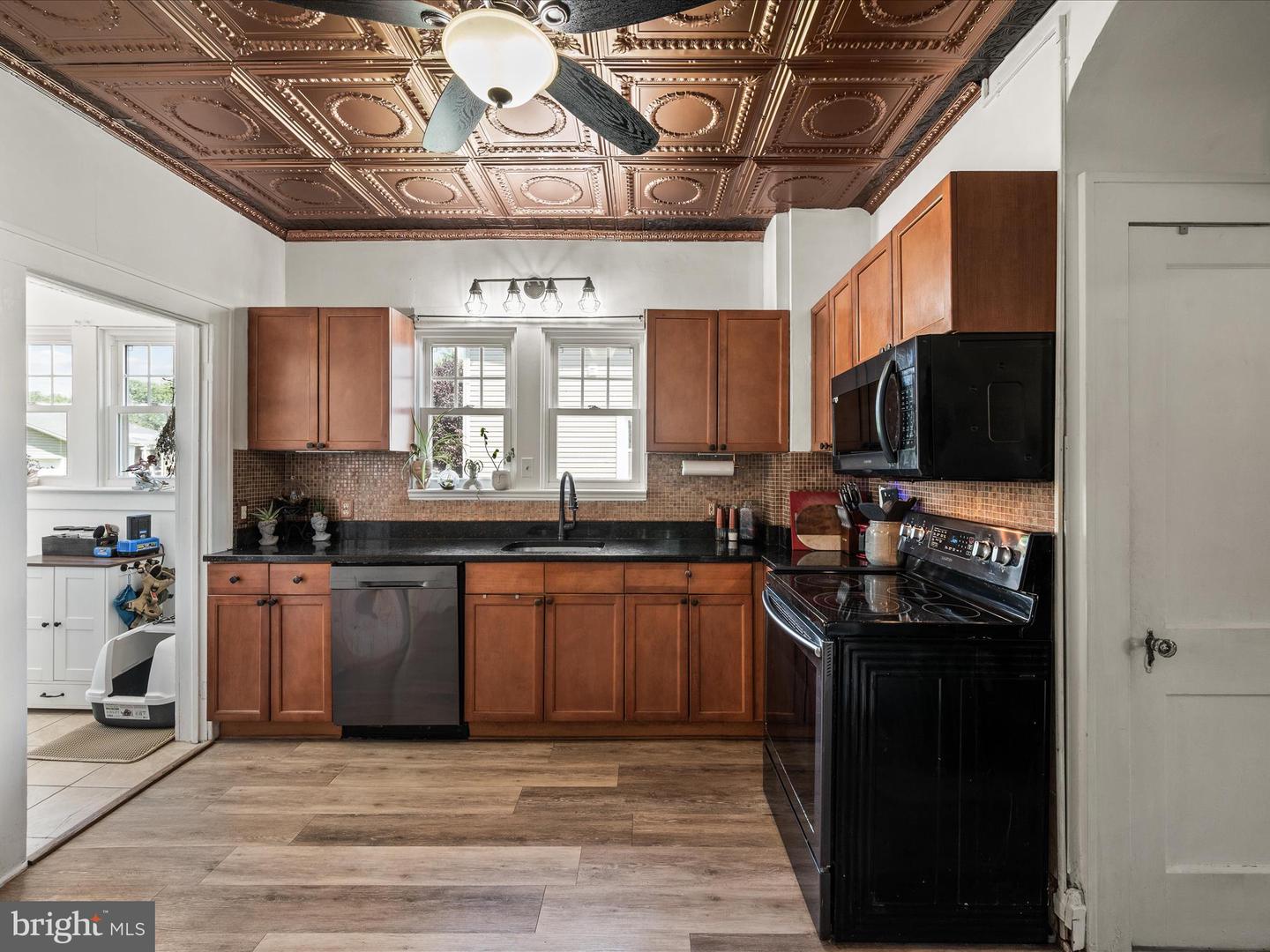 709-N BRADDOCK ST, WINCHESTER, Virginia 22601, 3 Bedrooms Bedrooms, ,1 BathroomBathrooms,Residential,For sale,709-N BRADDOCK ST,VAWI2008780 MLS # VAWI2008780