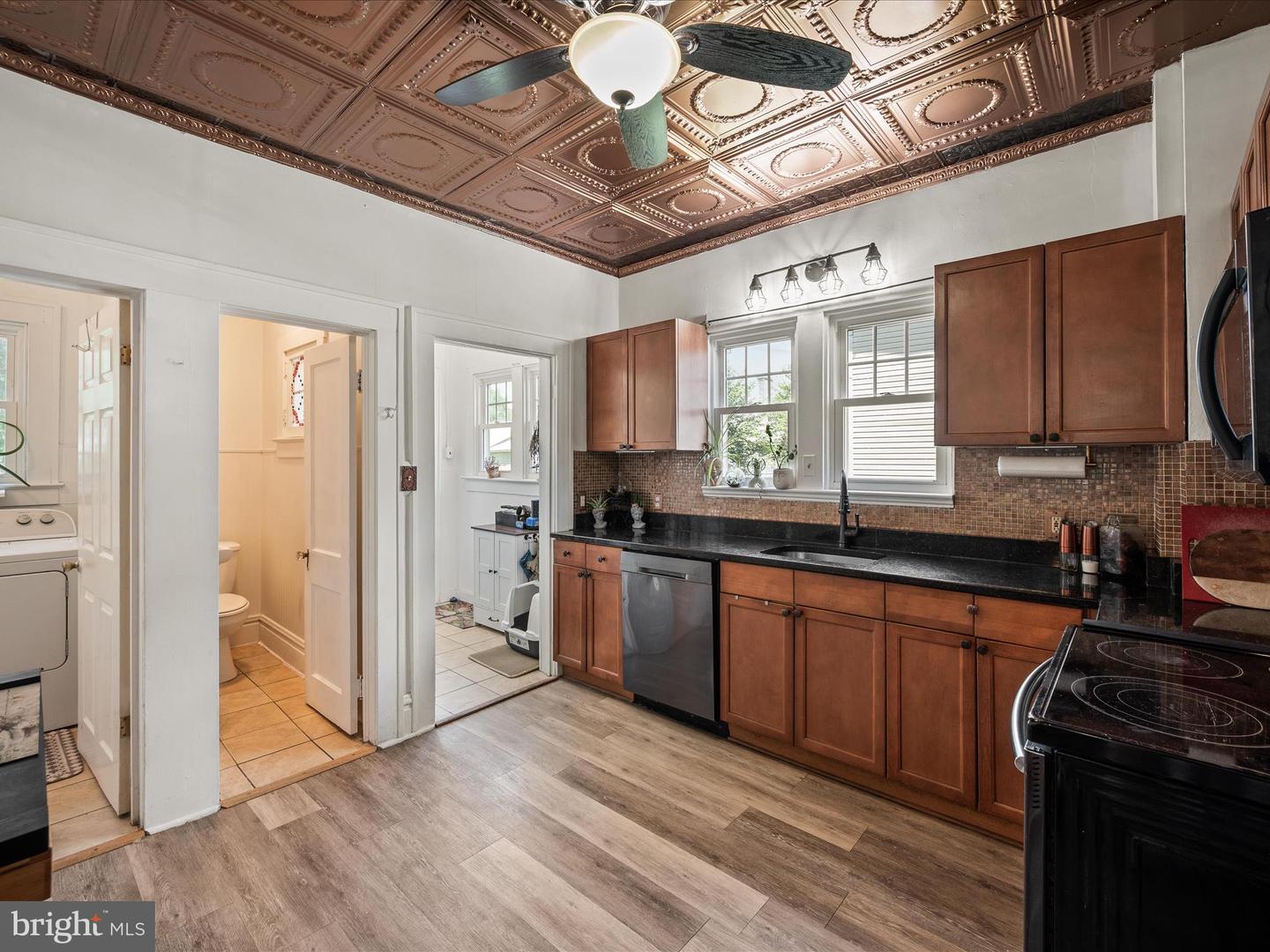 709-N BRADDOCK ST, WINCHESTER, Virginia 22601, 3 Bedrooms Bedrooms, ,1 BathroomBathrooms,Residential,For sale,709-N BRADDOCK ST,VAWI2008780 MLS # VAWI2008780