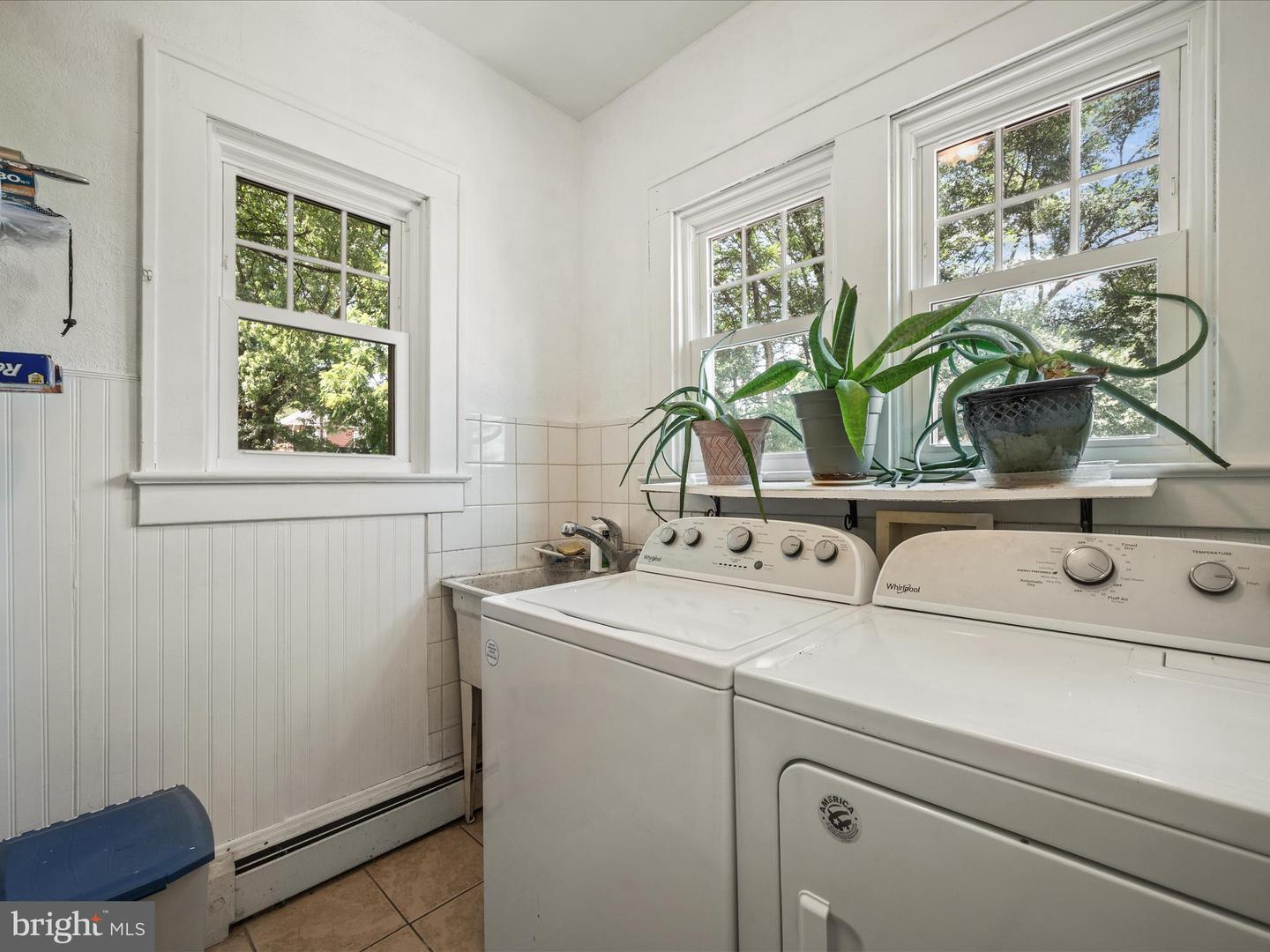 709-N BRADDOCK ST, WINCHESTER, Virginia 22601, 3 Bedrooms Bedrooms, ,1 BathroomBathrooms,Residential,For sale,709-N BRADDOCK ST,VAWI2008780 MLS # VAWI2008780