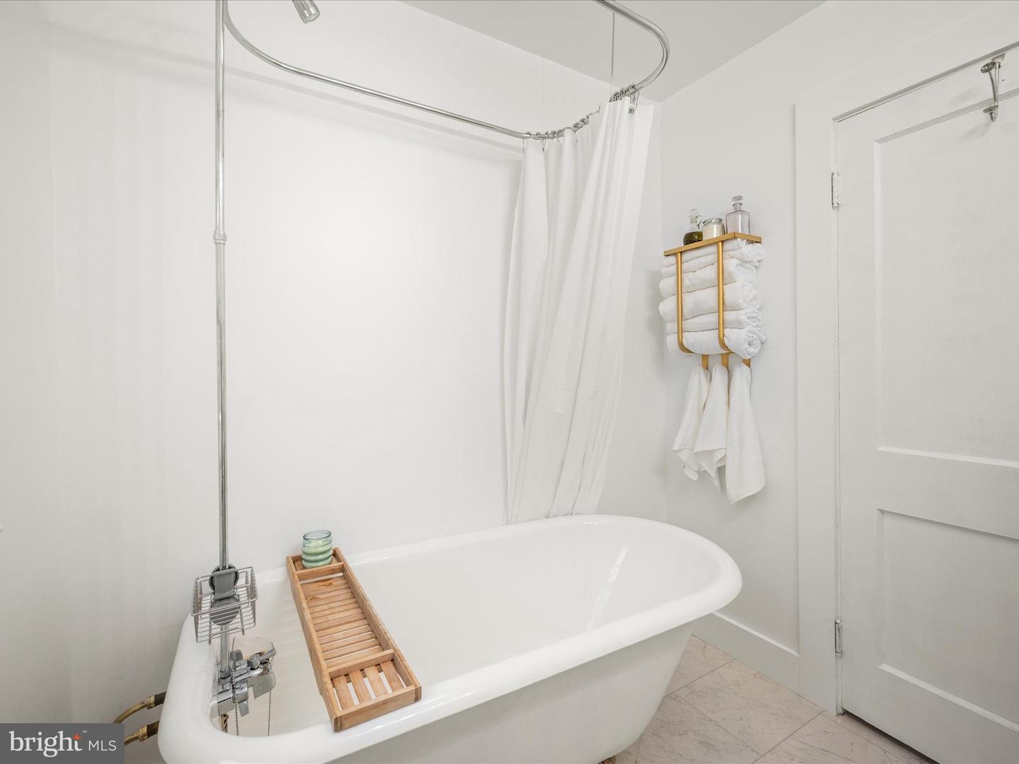 709-N BRADDOCK ST, WINCHESTER, Virginia 22601, 3 Bedrooms Bedrooms, ,1 BathroomBathrooms,Residential,For sale,709-N BRADDOCK ST,VAWI2008780 MLS # VAWI2008780