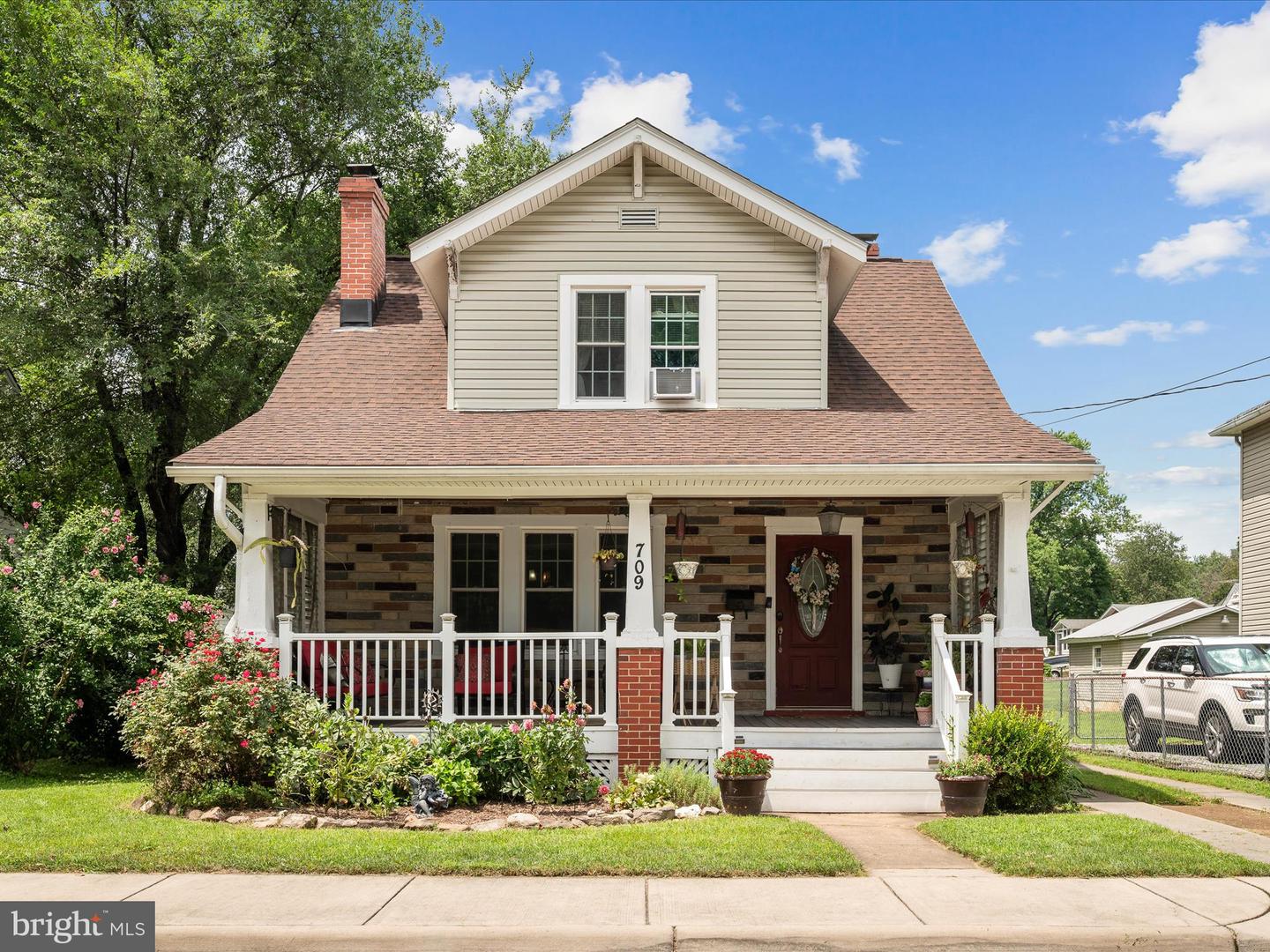 709-N BRADDOCK ST, WINCHESTER, Virginia 22601, 3 Bedrooms Bedrooms, ,1 BathroomBathrooms,Residential,For sale,709-N BRADDOCK ST,VAWI2008780 MLS # VAWI2008780