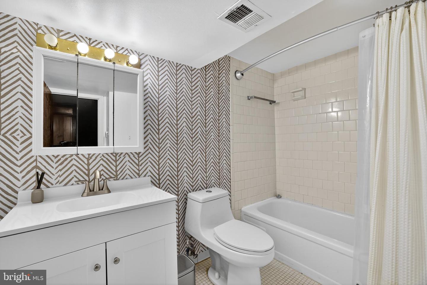 6422 PROSPECT TER, ALEXANDRIA, Virginia 22310, 4 Bedrooms Bedrooms, ,2 BathroomsBathrooms,Residential,For sale,6422 PROSPECT TER,VAFX2257668 MLS # VAFX2257668