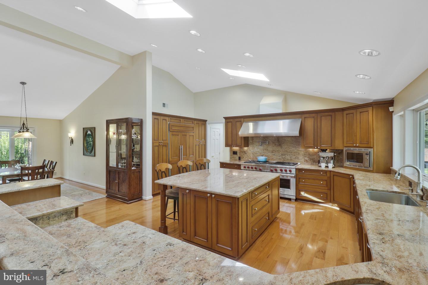 11308 SENECA CIR, GREAT FALLS, Virginia 22066, 4 Bedrooms Bedrooms, ,3 BathroomsBathrooms,Residential,For sale,11308 SENECA CIR,VAFX2257674 MLS # VAFX2257674