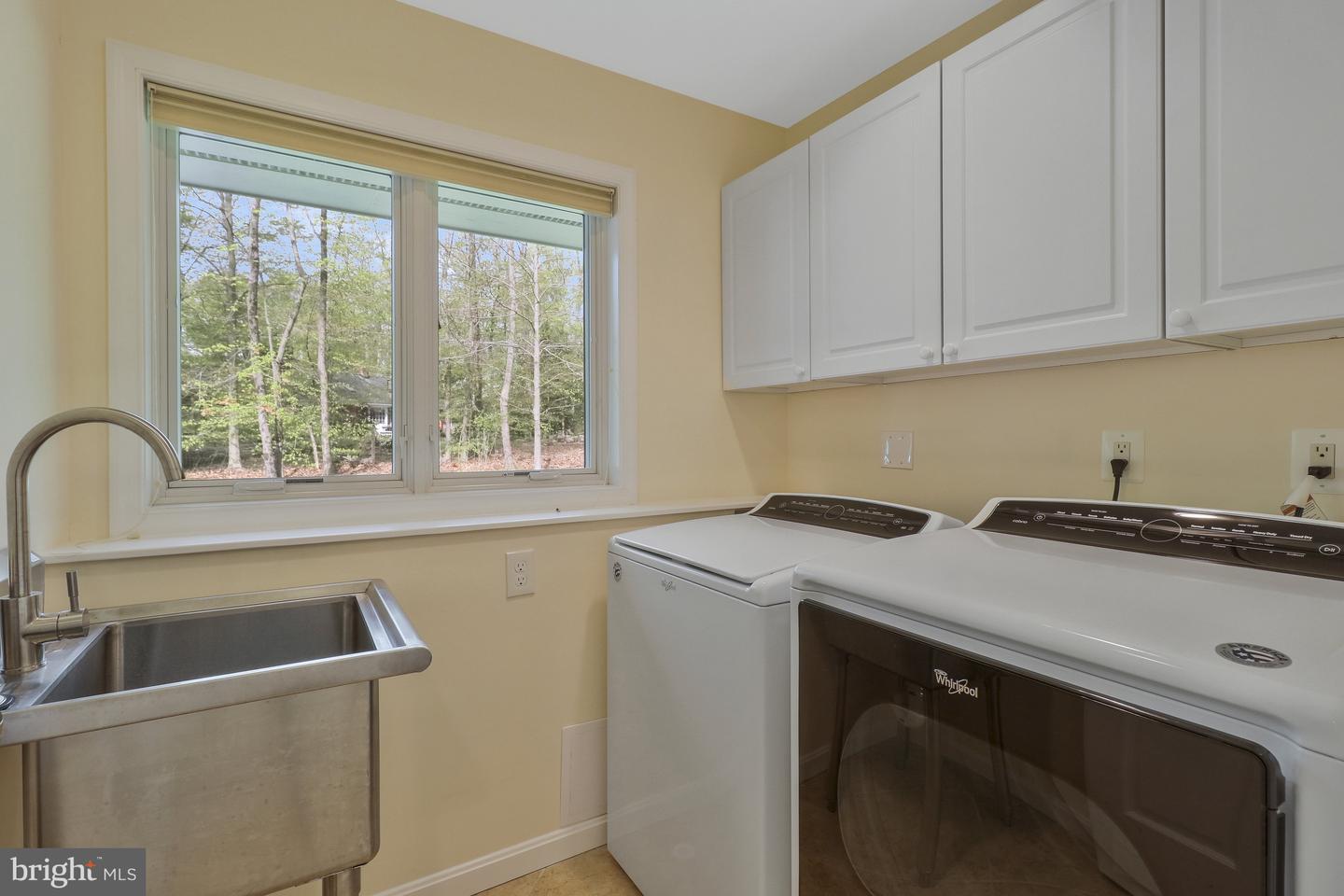 11308 SENECA CIR, GREAT FALLS, Virginia 22066, 4 Bedrooms Bedrooms, ,3 BathroomsBathrooms,Residential,For sale,11308 SENECA CIR,VAFX2257674 MLS # VAFX2257674