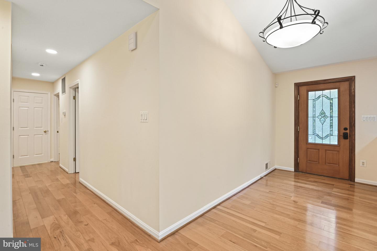 11308 SENECA CIR, GREAT FALLS, Virginia 22066, 4 Bedrooms Bedrooms, ,3 BathroomsBathrooms,Residential,For sale,11308 SENECA CIR,VAFX2257674 MLS # VAFX2257674