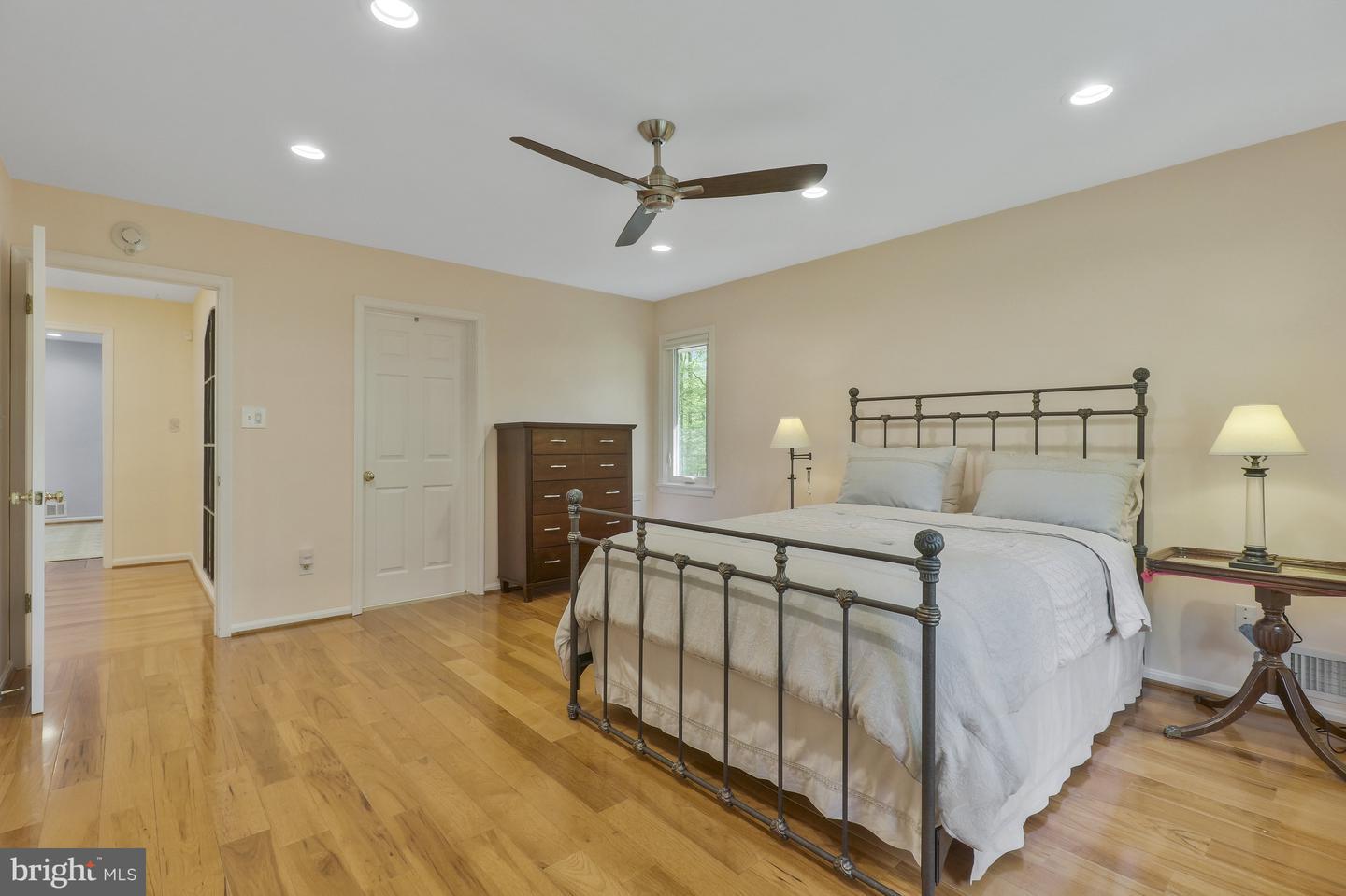 11308 SENECA CIR, GREAT FALLS, Virginia 22066, 4 Bedrooms Bedrooms, ,3 BathroomsBathrooms,Residential,For sale,11308 SENECA CIR,VAFX2257674 MLS # VAFX2257674