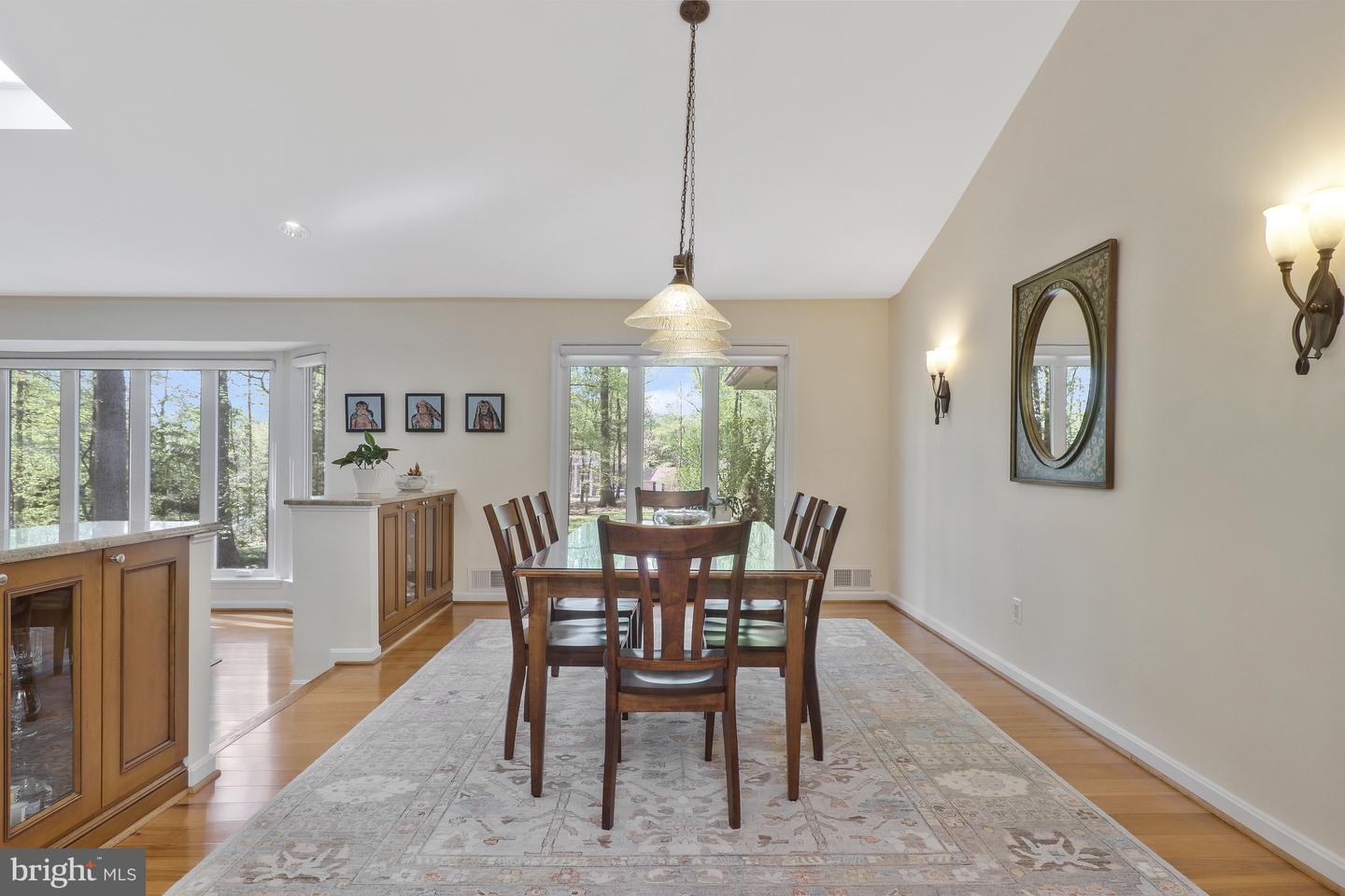 11308 SENECA CIR, GREAT FALLS, Virginia 22066, 4 Bedrooms Bedrooms, ,3 BathroomsBathrooms,Residential,For sale,11308 SENECA CIR,VAFX2257674 MLS # VAFX2257674