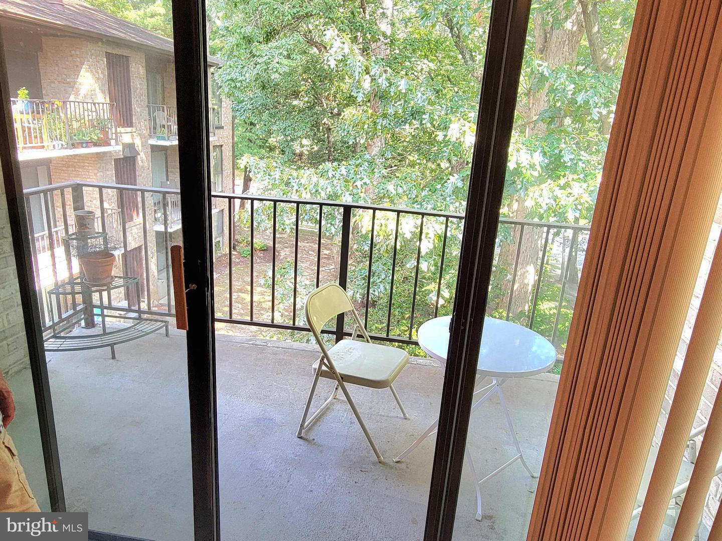 2033 ROYAL FERN CT #49/22B, RESTON, Virginia 20191, 2 Bedrooms Bedrooms, ,1 BathroomBathrooms,Residential,For sale,2033 ROYAL FERN CT #49/22B,VAFX2257720 MLS # VAFX2257720