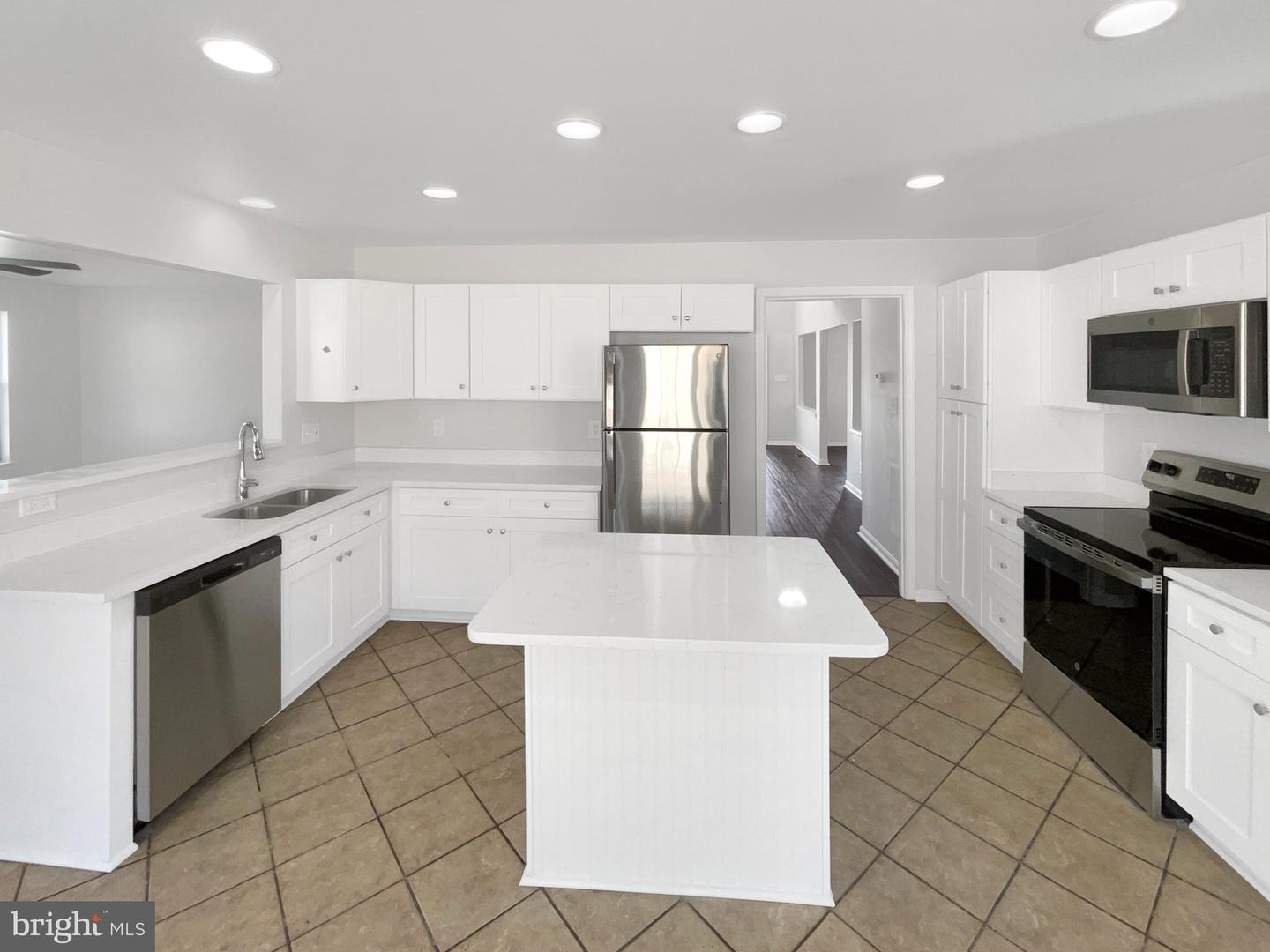 3510 POWELLS CROSSING CT, WOODBRIDGE, Virginia 22193, 6 Bedrooms Bedrooms, ,3 BathroomsBathrooms,Residential,For sale,3510 POWELLS CROSSING CT,VAPW2090906 MLS # VAPW2090906