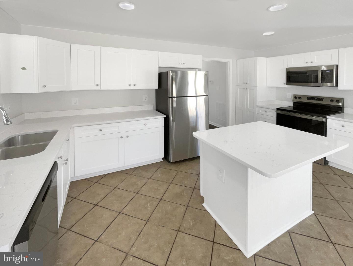 3510 POWELLS CROSSING CT, WOODBRIDGE, Virginia 22193, 6 Bedrooms Bedrooms, ,3 BathroomsBathrooms,Residential,For sale,3510 POWELLS CROSSING CT,VAPW2090906 MLS # VAPW2090906