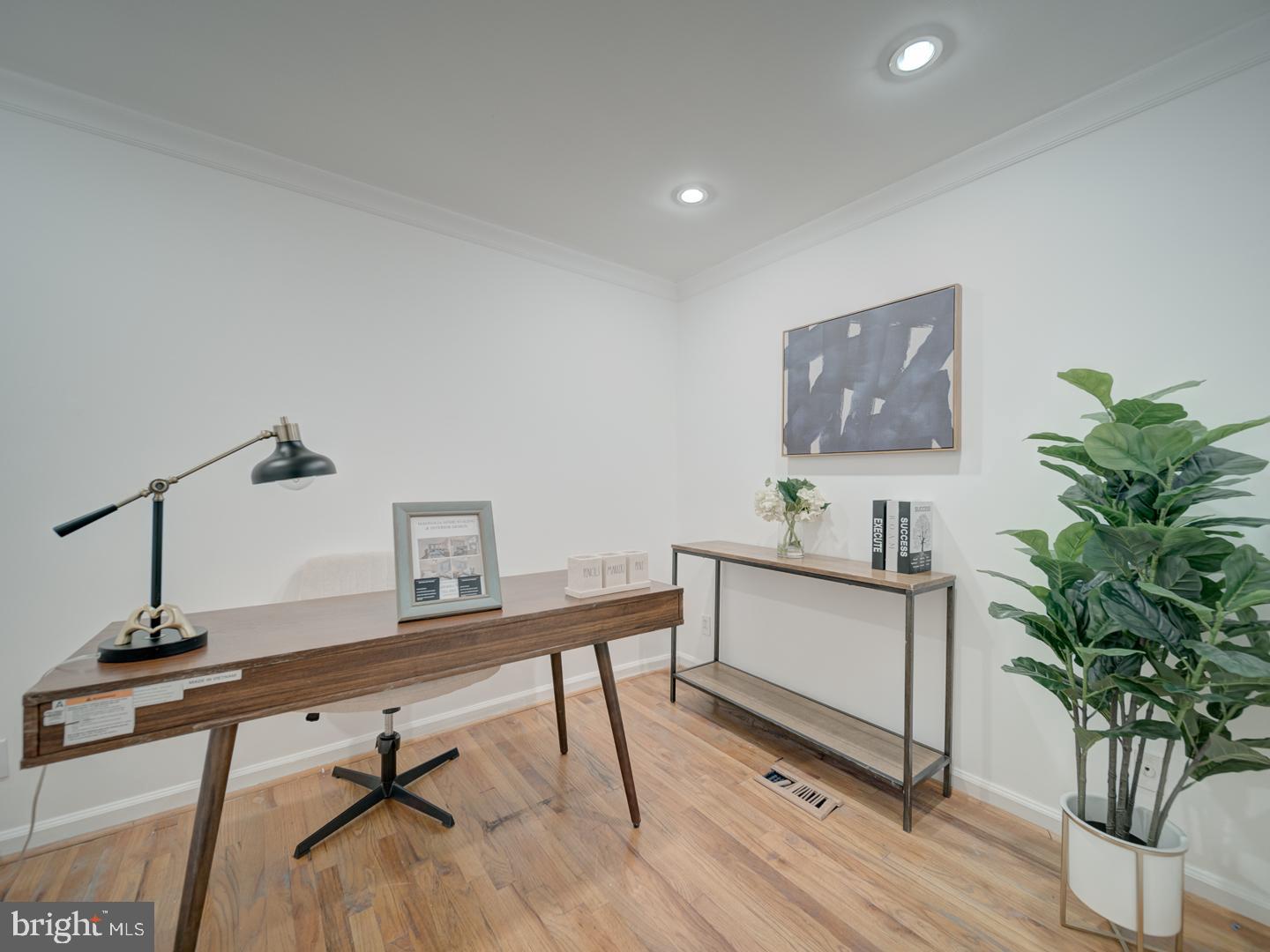 1715 15TH ST NW #23, WASHINGTON, District Of Columbia 20009, 2 Bedrooms Bedrooms, ,1 BathroomBathrooms,Residential,For sale,1715 15TH ST NW #23,DCDC2203358 MLS # DCDC2203358