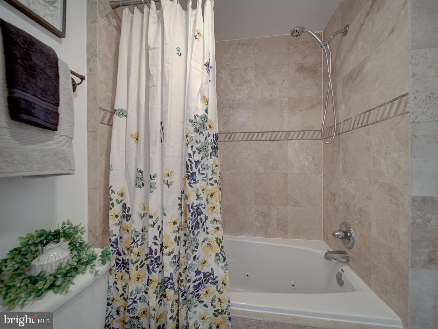 1715 15TH ST NW #23, WASHINGTON, District Of Columbia 20009, 2 Bedrooms Bedrooms, ,1 BathroomBathrooms,Residential,For sale,1715 15TH ST NW #23,DCDC2203358 MLS # DCDC2203358