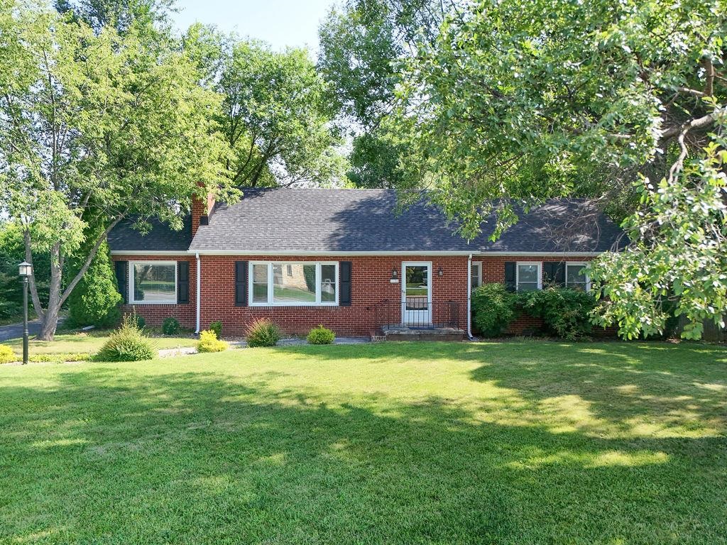 1625 W MAIN ST, WAYNESBORO, Virginia 22980, 3 Bedrooms Bedrooms, ,2 BathroomsBathrooms,Residential,1625 W MAIN ST,666243 MLS # 666243