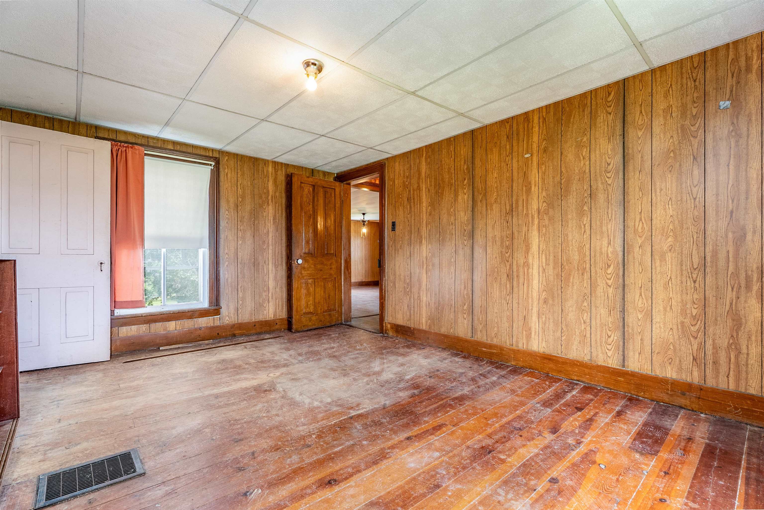 2199 BARRENRIDGE RD, STAUNTON, Virginia 24401, 4 Bedrooms Bedrooms, ,1 BathroomBathrooms,Residential,2199 BARRENRIDGE RD,666925 MLS # 666925