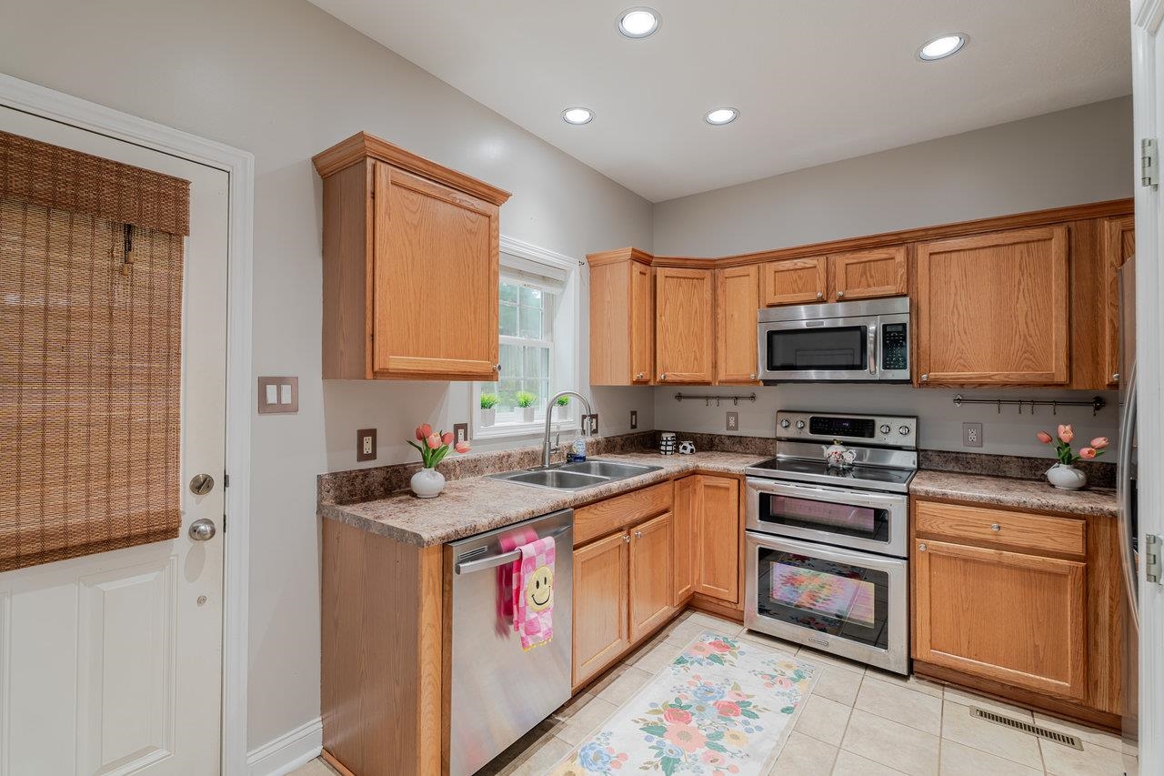 1739 KINGSTON CT, HARRISONBURG, Virginia 22801, 3 Bedrooms Bedrooms, ,2 BathroomsBathrooms,Residential,1739 KINGSTON CT,667257 MLS # 667257