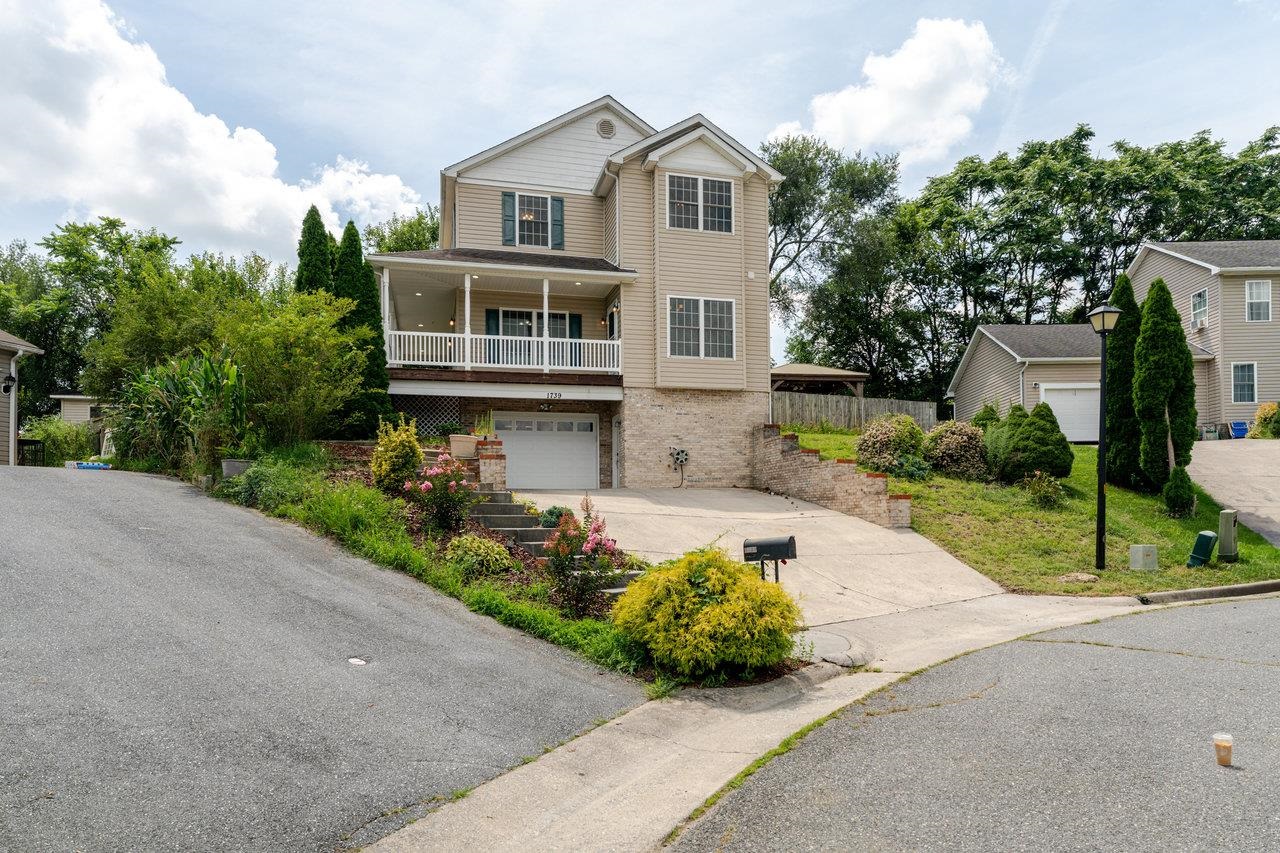 1739 KINGSTON CT, HARRISONBURG, Virginia 22801, 3 Bedrooms Bedrooms, ,2 BathroomsBathrooms,Residential,1739 KINGSTON CT,667257 MLS # 667257