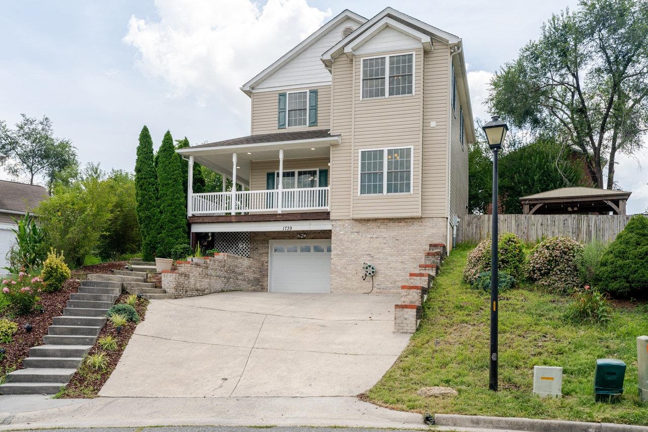 1739 KINGSTON CT, HARRISONBURG, Virginia 22801, 3 Bedrooms Bedrooms, ,2 BathroomsBathrooms,Residential,1739 KINGSTON CT,667257 MLS # 667257
