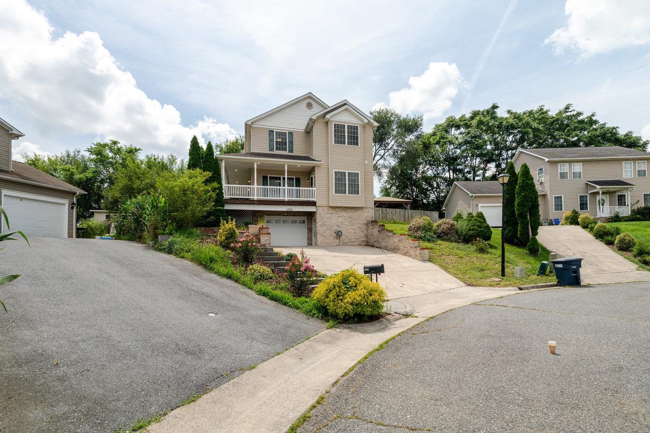 1739 KINGSTON CT, HARRISONBURG, Virginia 22801, 3 Bedrooms Bedrooms, ,2 BathroomsBathrooms,Residential,1739 KINGSTON CT,667257 MLS # 667257