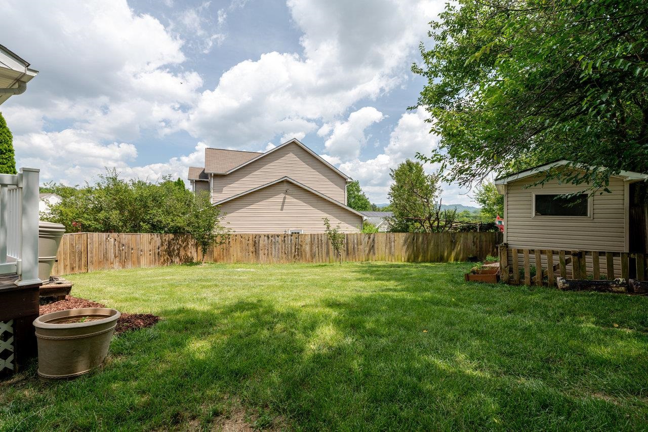 1739 KINGSTON CT, HARRISONBURG, Virginia 22801, 3 Bedrooms Bedrooms, ,2 BathroomsBathrooms,Residential,1739 KINGSTON CT,667257 MLS # 667257