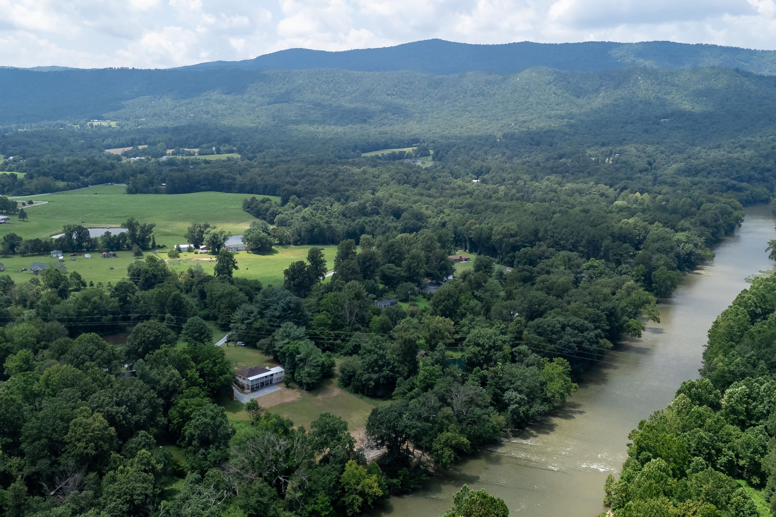 782 SHIPYARD RD, SHENANDOAH, Virginia 22849, 4 Bedrooms Bedrooms, ,3 BathroomsBathrooms,Residential,782 SHIPYARD RD,667265 MLS # 667265