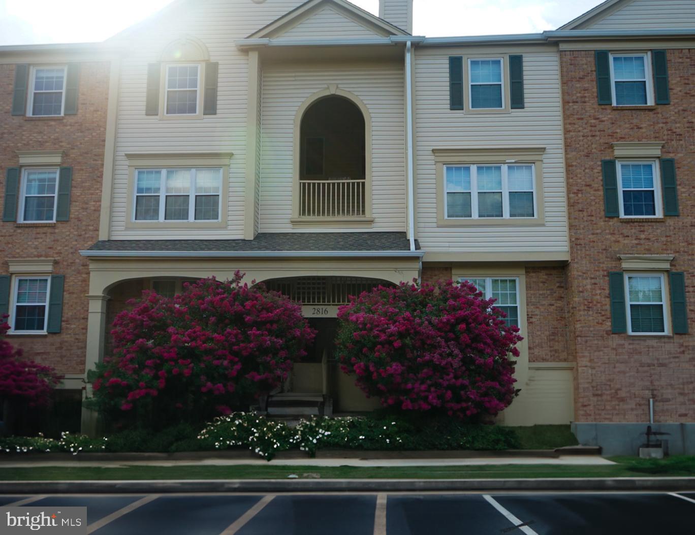 2816 EMMA LEE ST #301, FALLS CHURCH, Virginia 22042, 2 Bedrooms Bedrooms, ,2 BathroomsBathrooms,Residential,For sale,2816 EMMA LEE ST #301,VAFX2246818 MLS # VAFX2246818