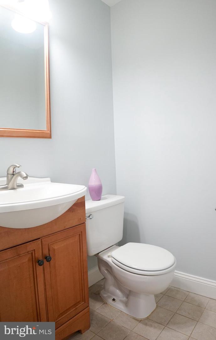2816 EMMA LEE ST #301, FALLS CHURCH, Virginia 22042, 2 Bedrooms Bedrooms, ,2 BathroomsBathrooms,Residential,For sale,2816 EMMA LEE ST #301,VAFX2246818 MLS # VAFX2246818