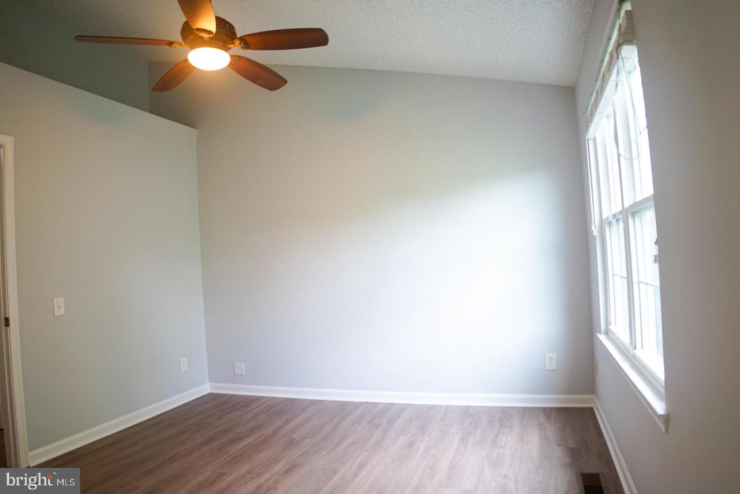 2816 EMMA LEE ST #301, FALLS CHURCH, Virginia 22042, 2 Bedrooms Bedrooms, ,2 BathroomsBathrooms,Residential,For sale,2816 EMMA LEE ST #301,VAFX2246818 MLS # VAFX2246818
