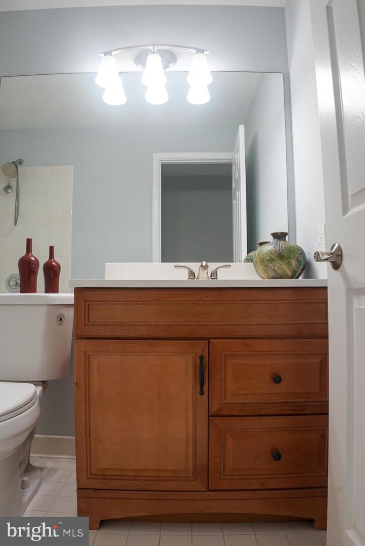 2816 EMMA LEE ST #301, FALLS CHURCH, Virginia 22042, 2 Bedrooms Bedrooms, ,2 BathroomsBathrooms,Residential,For sale,2816 EMMA LEE ST #301,VAFX2246818 MLS # VAFX2246818