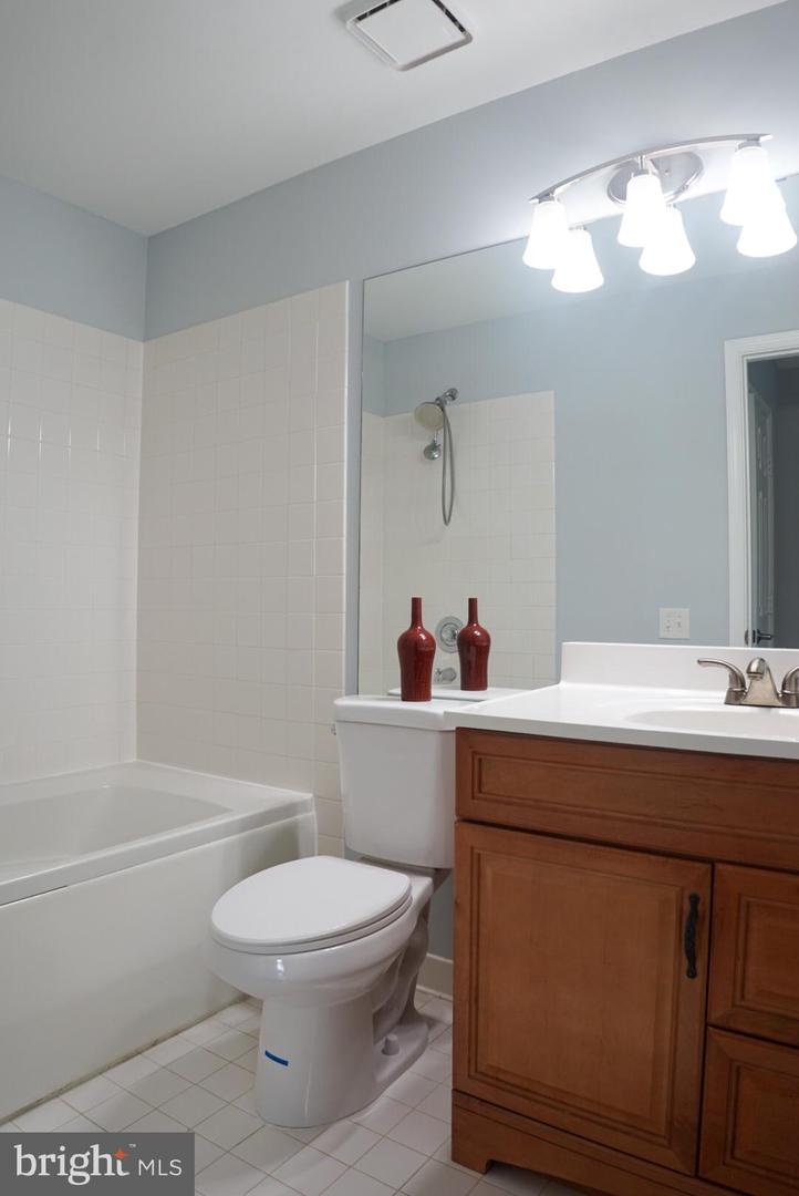 2816 EMMA LEE ST #301, FALLS CHURCH, Virginia 22042, 2 Bedrooms Bedrooms, ,2 BathroomsBathrooms,Residential,For sale,2816 EMMA LEE ST #301,VAFX2246818 MLS # VAFX2246818