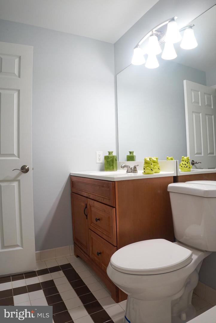 2816 EMMA LEE ST #301, FALLS CHURCH, Virginia 22042, 2 Bedrooms Bedrooms, ,2 BathroomsBathrooms,Residential,For sale,2816 EMMA LEE ST #301,VAFX2246818 MLS # VAFX2246818