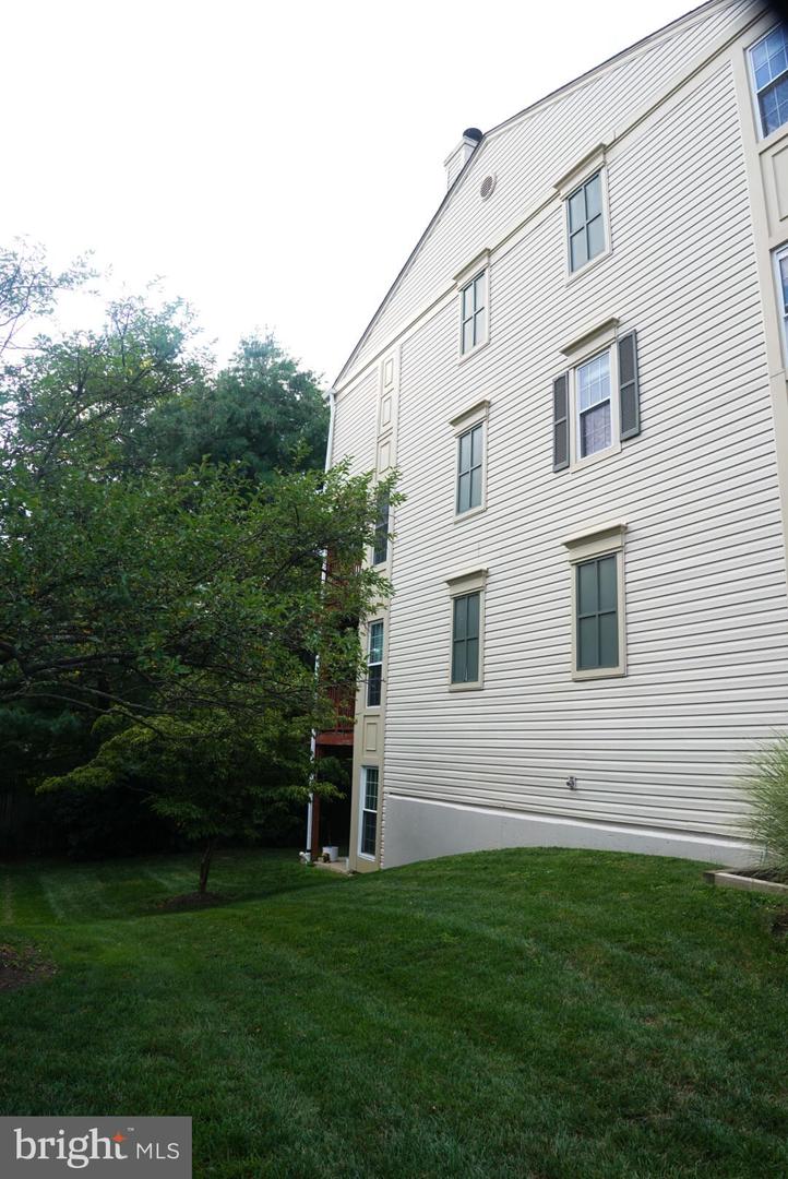 2816 EMMA LEE ST #301, FALLS CHURCH, Virginia 22042, 2 Bedrooms Bedrooms, ,2 BathroomsBathrooms,Residential,For sale,2816 EMMA LEE ST #301,VAFX2246818 MLS # VAFX2246818